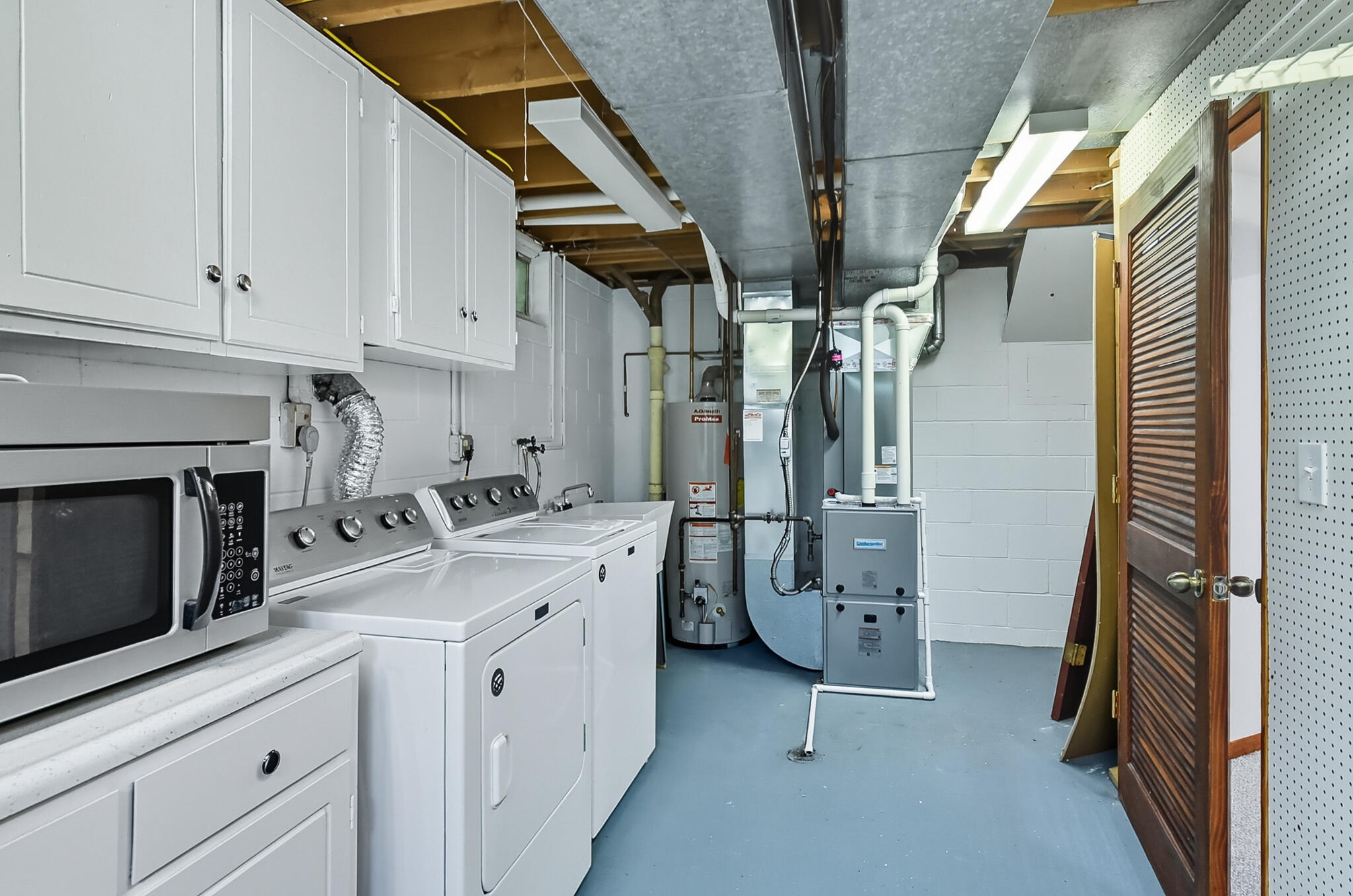 Council Bluffs, Iowa 51503, United States, 3 Bedrooms Bedrooms, ,2 BathroomsBathrooms,Residential,Contingent,212811