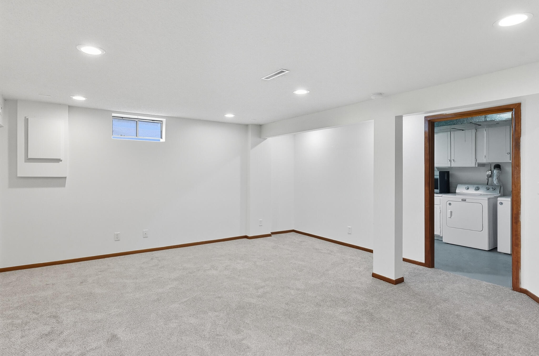 Council Bluffs, Iowa 51503, United States, 3 Bedrooms Bedrooms, ,2 BathroomsBathrooms,Residential,Contingent,212811