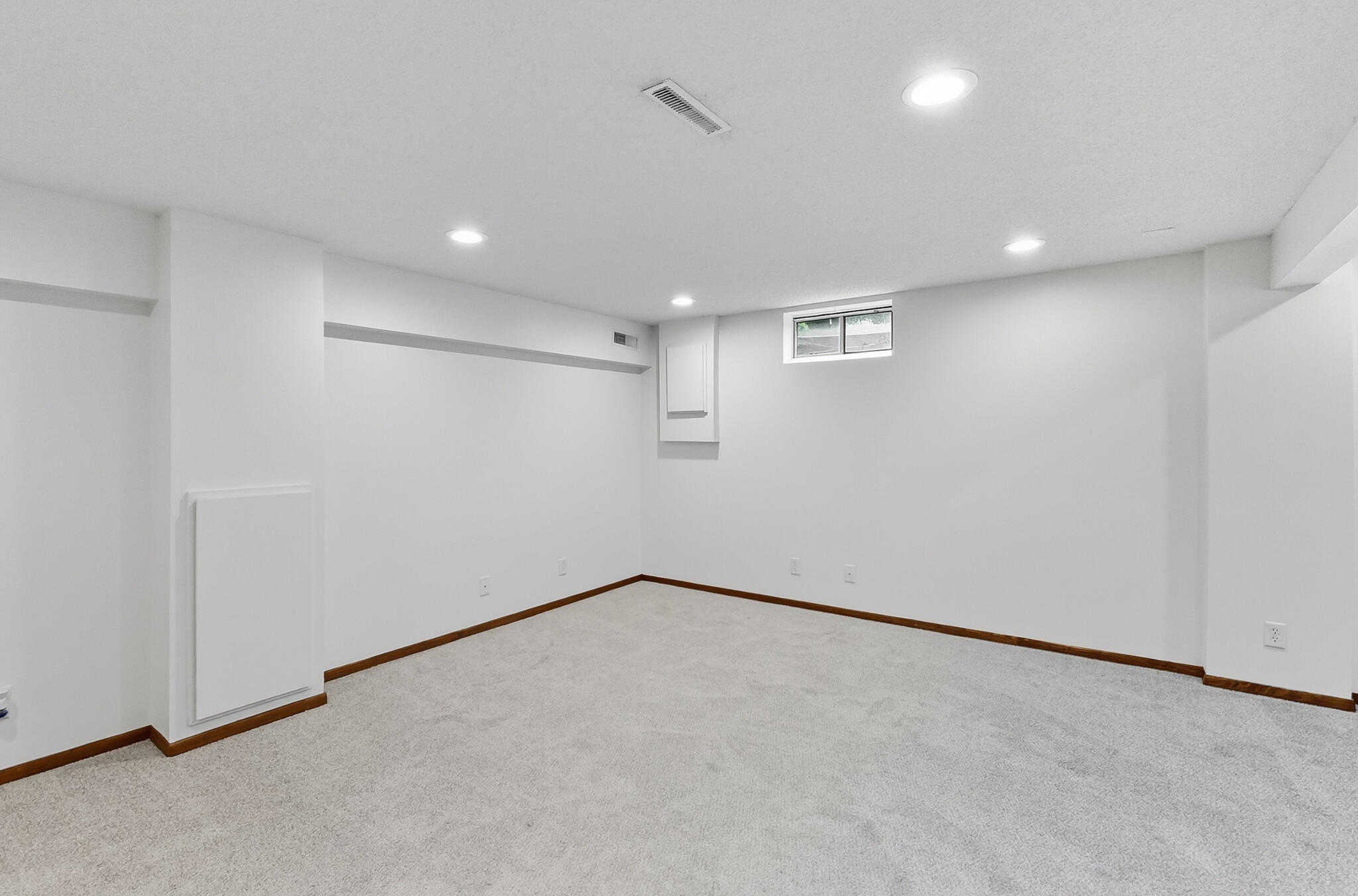 Council Bluffs, Iowa 51503, United States, 3 Bedrooms Bedrooms, ,2 BathroomsBathrooms,Residential,Contingent,212811