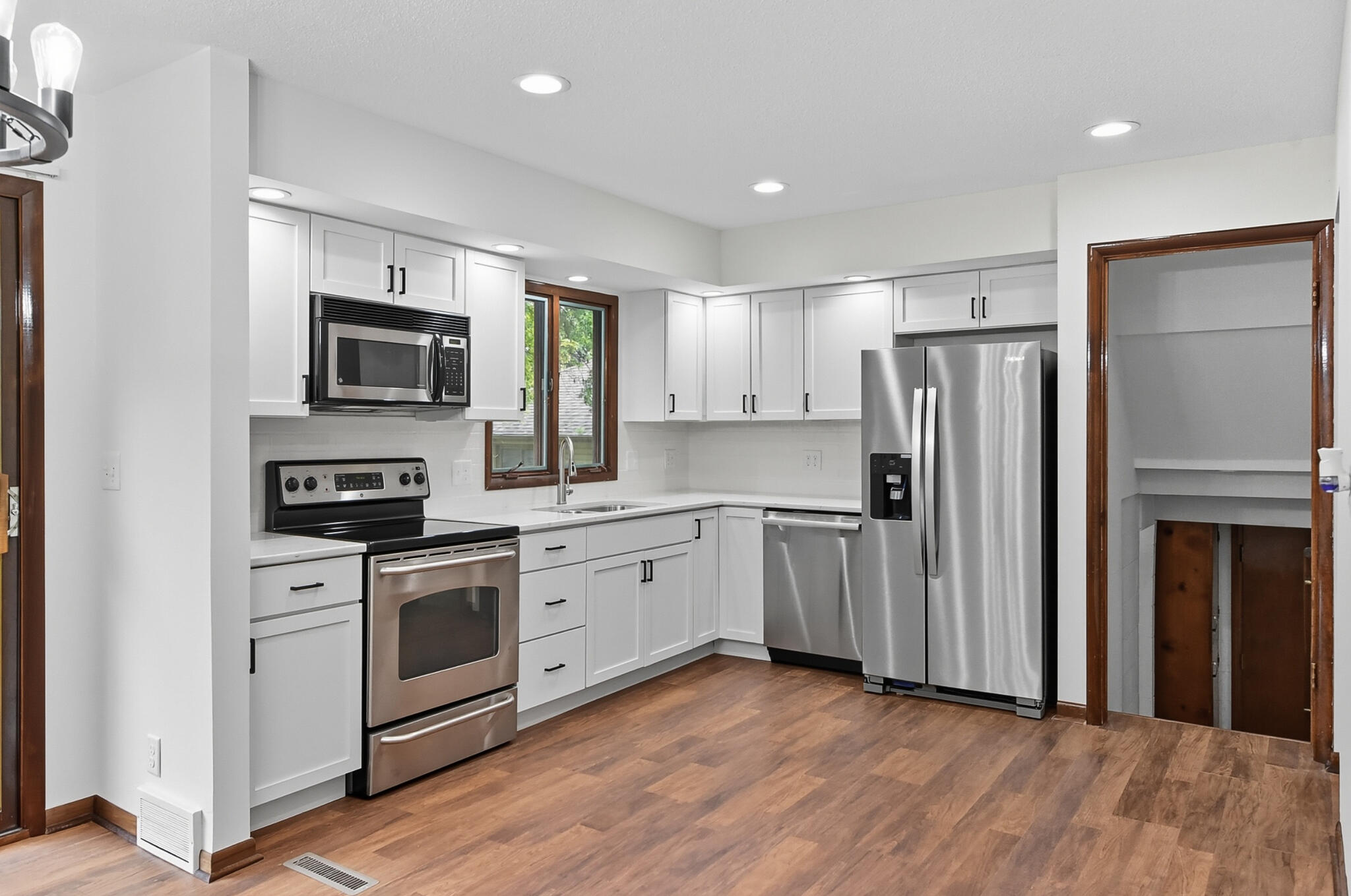 Council Bluffs, Iowa 51503, United States, 3 Bedrooms Bedrooms, ,2 BathroomsBathrooms,Residential,Contingent,212811