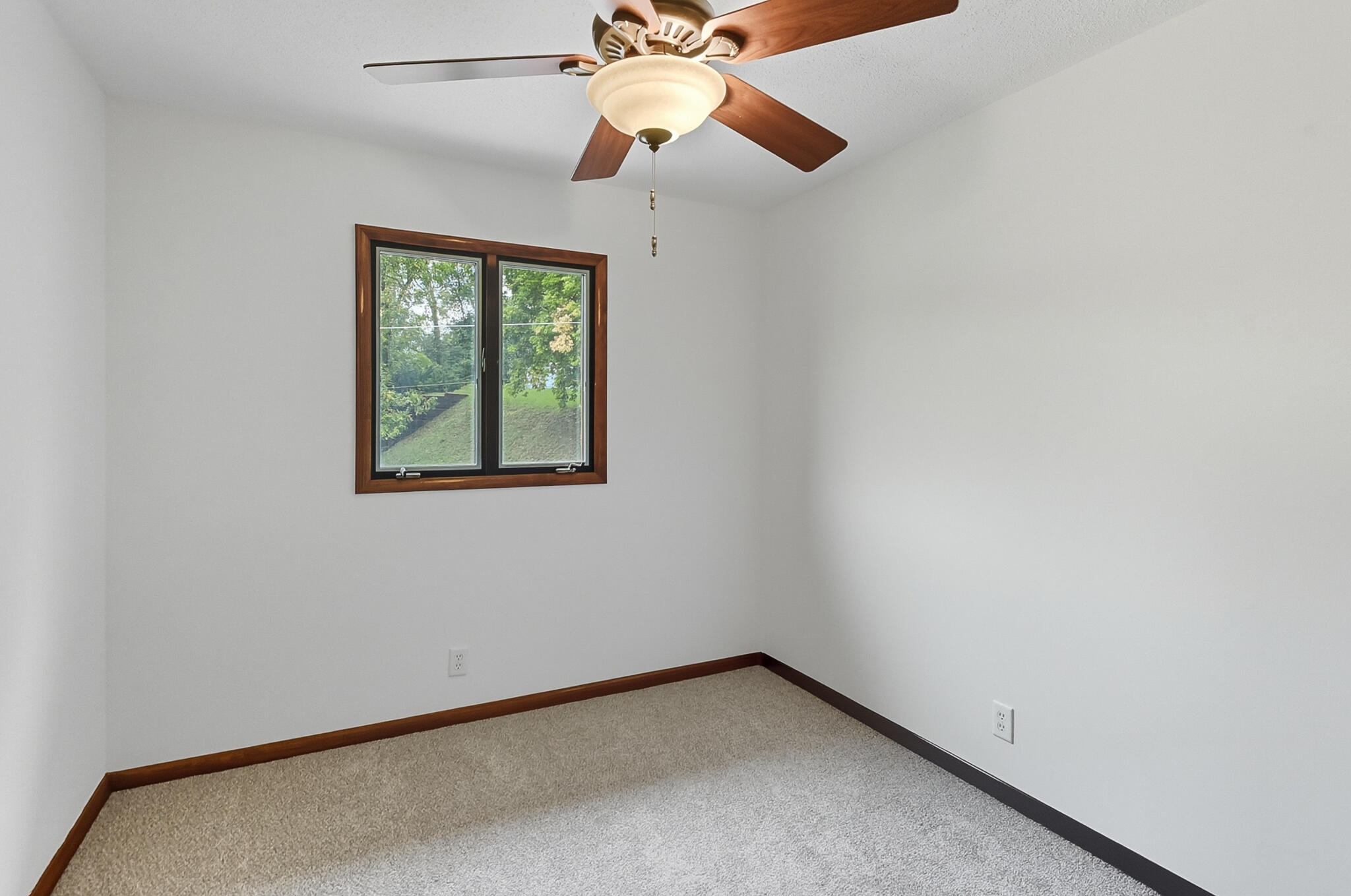 Council Bluffs, Iowa 51503, United States, 3 Bedrooms Bedrooms, ,2 BathroomsBathrooms,Residential,Contingent,212811