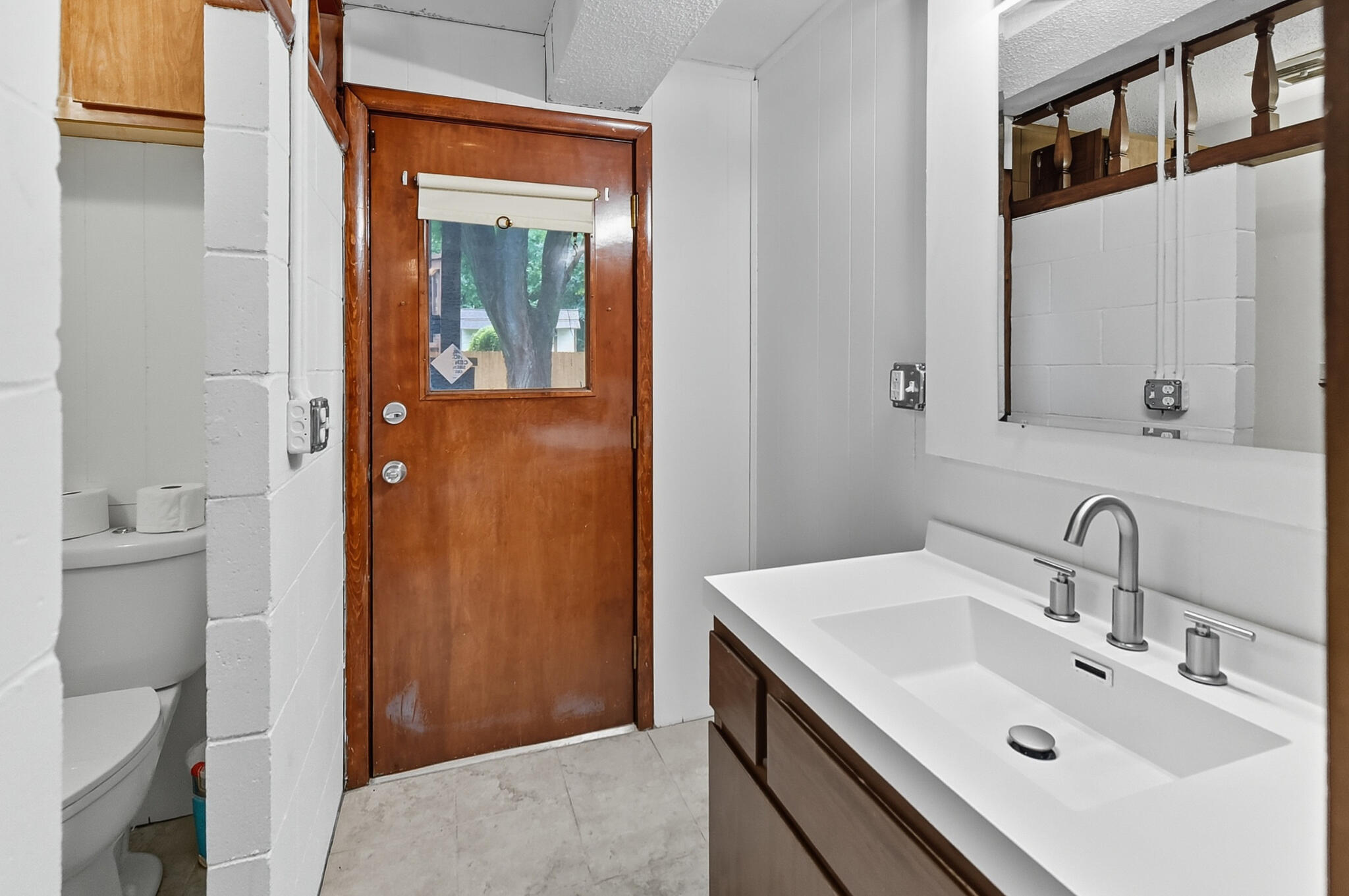 Council Bluffs, Iowa 51503, United States, 3 Bedrooms Bedrooms, ,2 BathroomsBathrooms,Residential,Contingent,212811