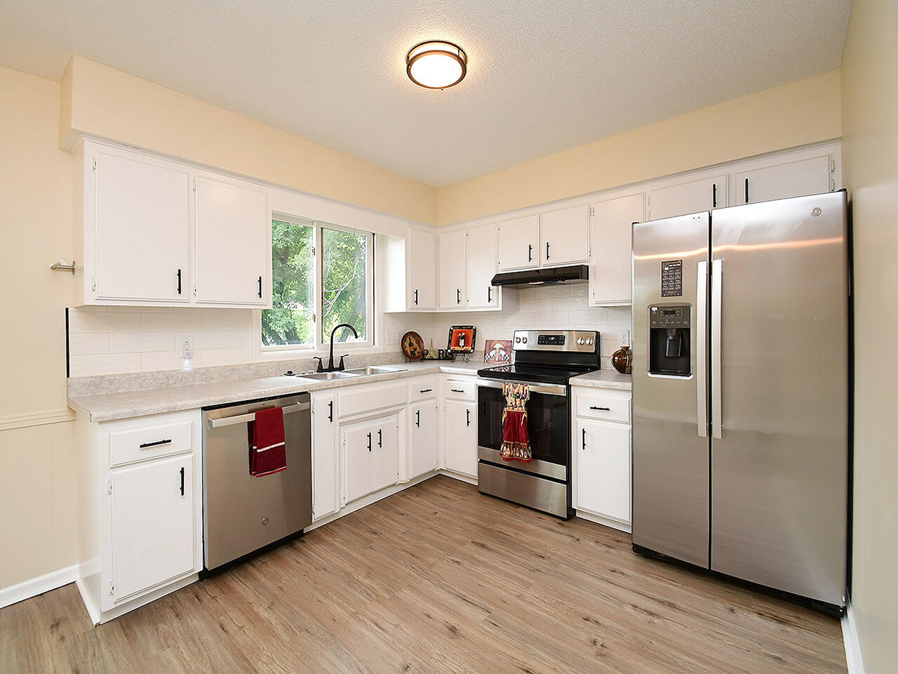 Council Bluffs, Iowa 51501, United States, 3 Bedrooms Bedrooms, ,2 BathroomsBathrooms,Residential,Active,160955