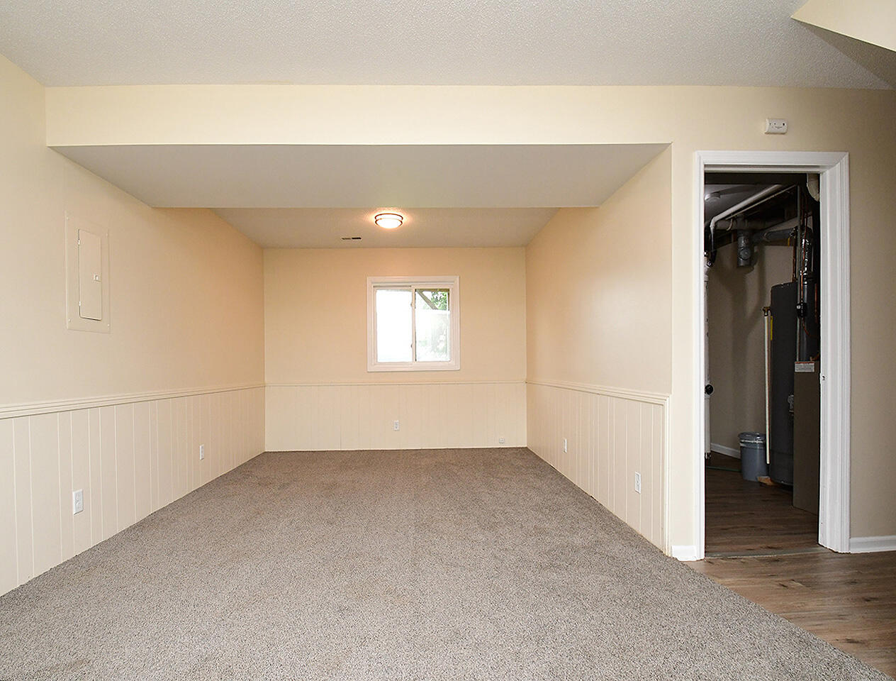 Council Bluffs, Iowa 51501, United States, 3 Bedrooms Bedrooms, ,2 BathroomsBathrooms,Residential,Active,160955