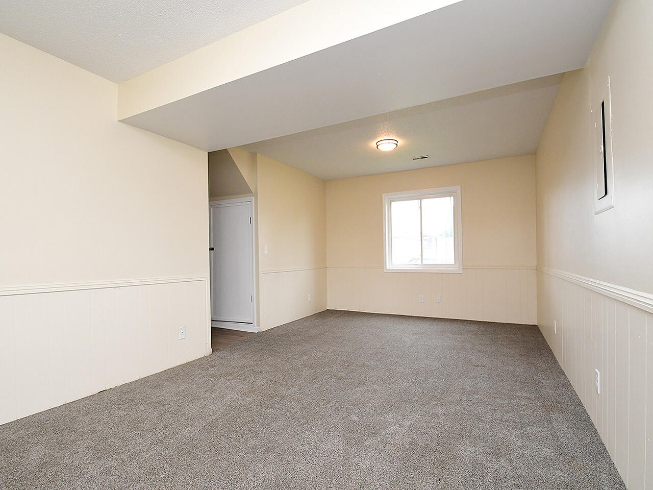 Council Bluffs, Iowa 51501, United States, 3 Bedrooms Bedrooms, ,2 BathroomsBathrooms,Residential,Active,160955