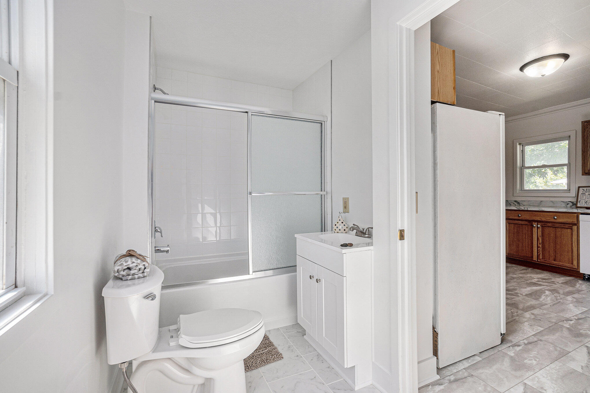 Council Bluffs, Iowa 51501, United States, 2 Bedrooms Bedrooms, ,1 BathroomBathrooms,Residential,Active,237459