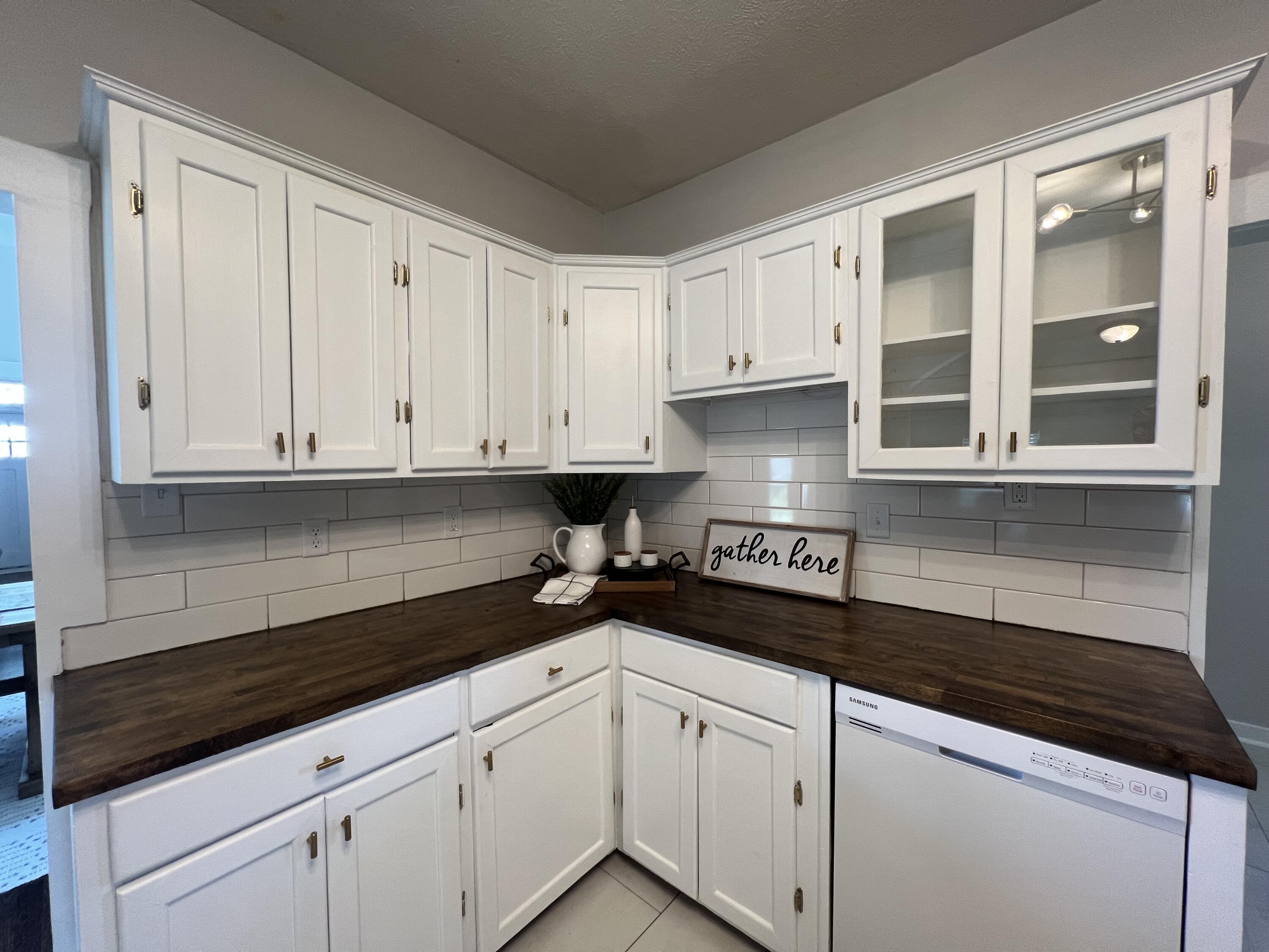 Council Bluffs, Iowa 51503, United States, 3 Bedrooms Bedrooms, ,3 BathroomsBathrooms,Residential,Pending,126555