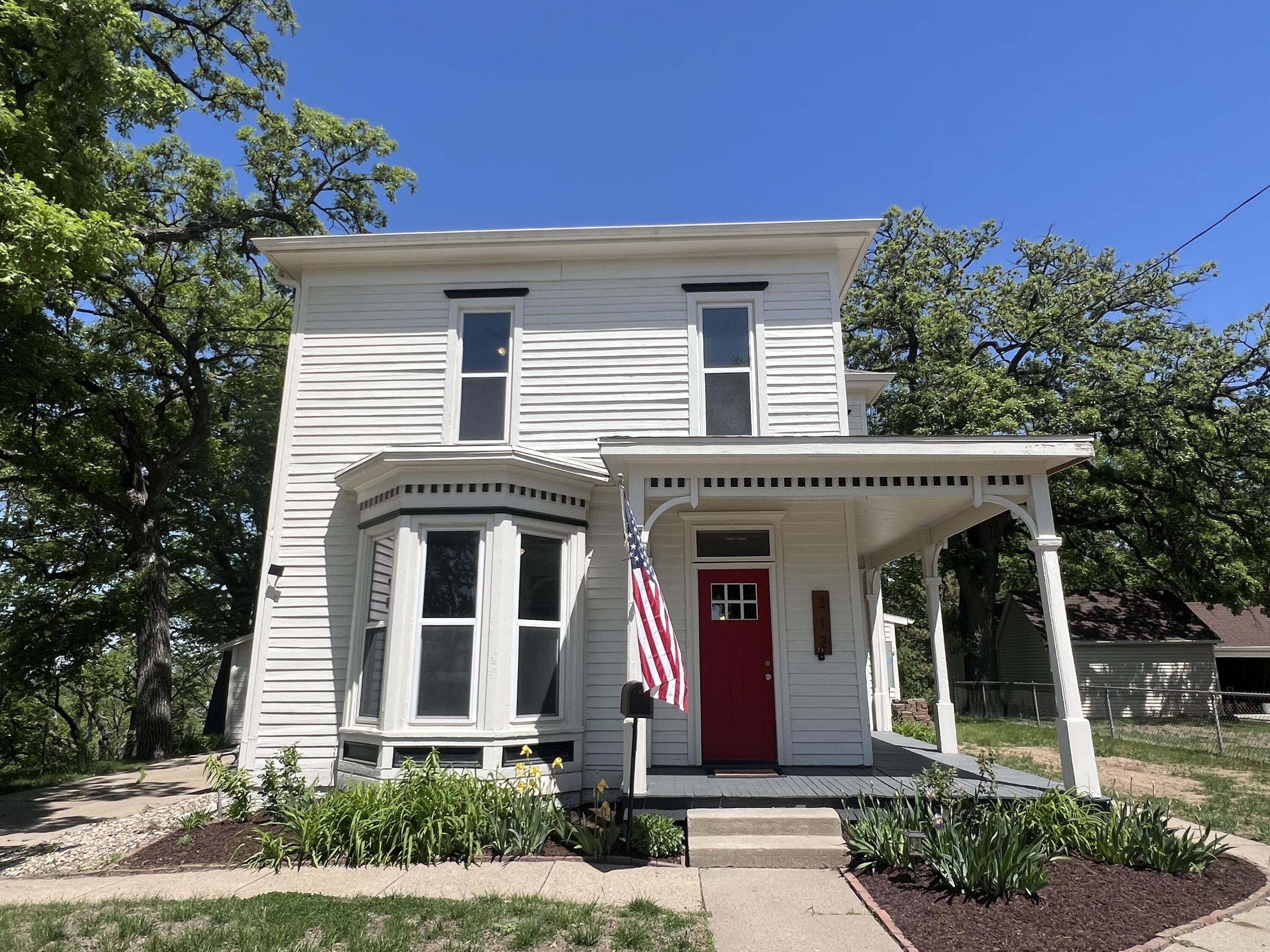 Council Bluffs, Iowa 51503, United States, 3 Bedrooms Bedrooms, ,3 BathroomsBathrooms,Residential,Pending,126555