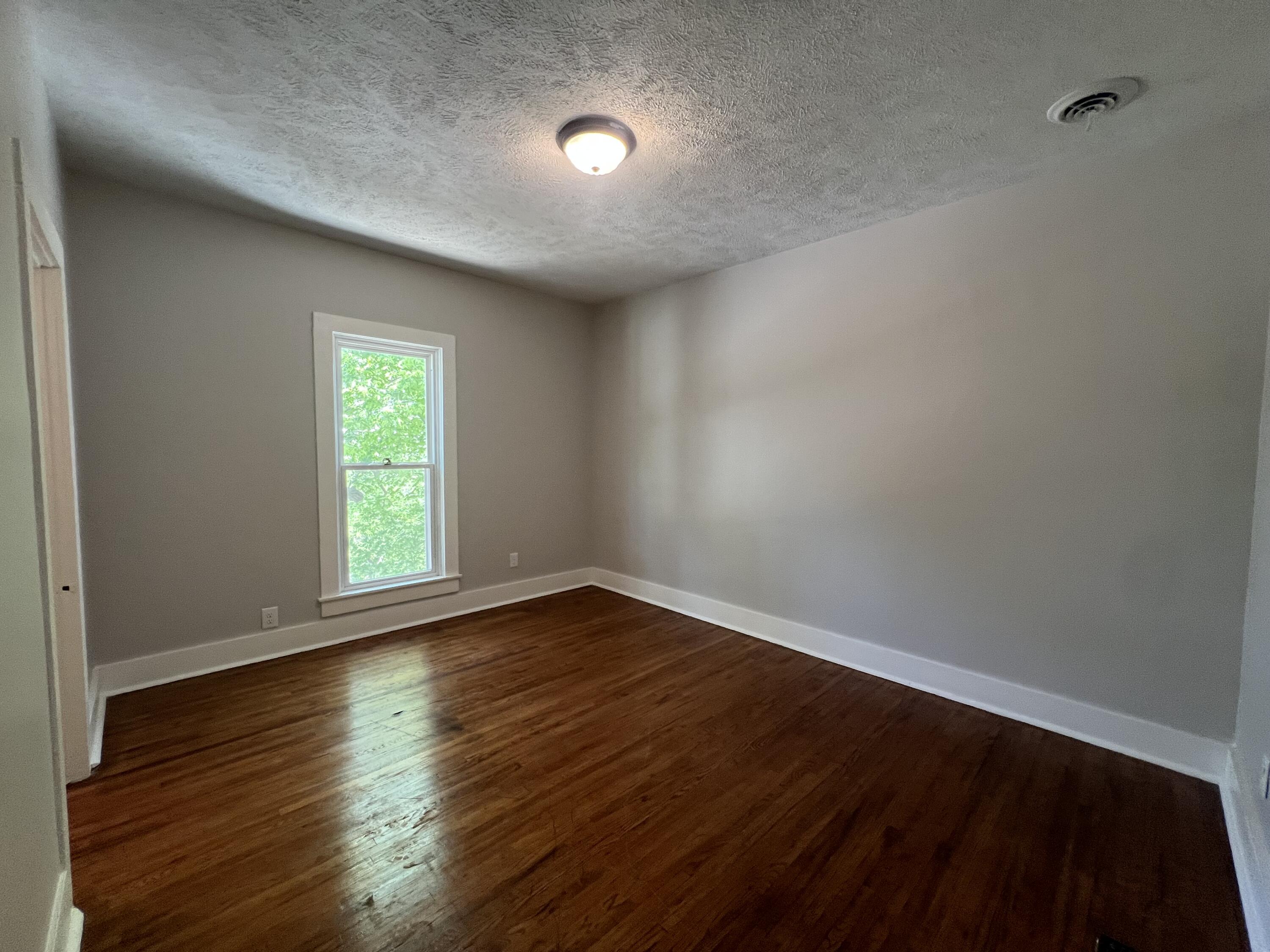 Council Bluffs, Iowa 51503, United States, 3 Bedrooms Bedrooms, ,3 BathroomsBathrooms,Residential,Pending,126555