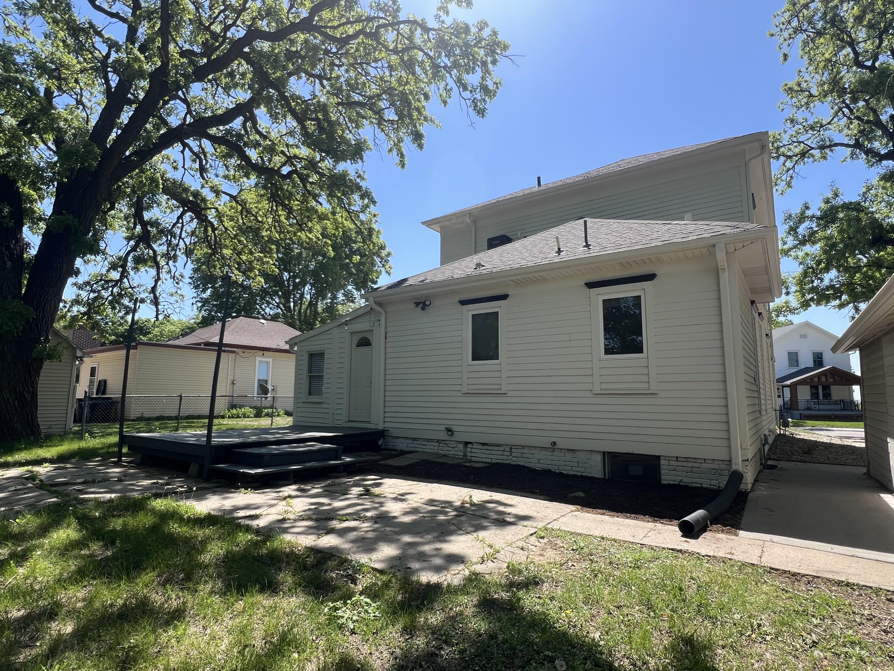 Council Bluffs, Iowa 51503, United States, 3 Bedrooms Bedrooms, ,3 BathroomsBathrooms,Residential,Pending,126555