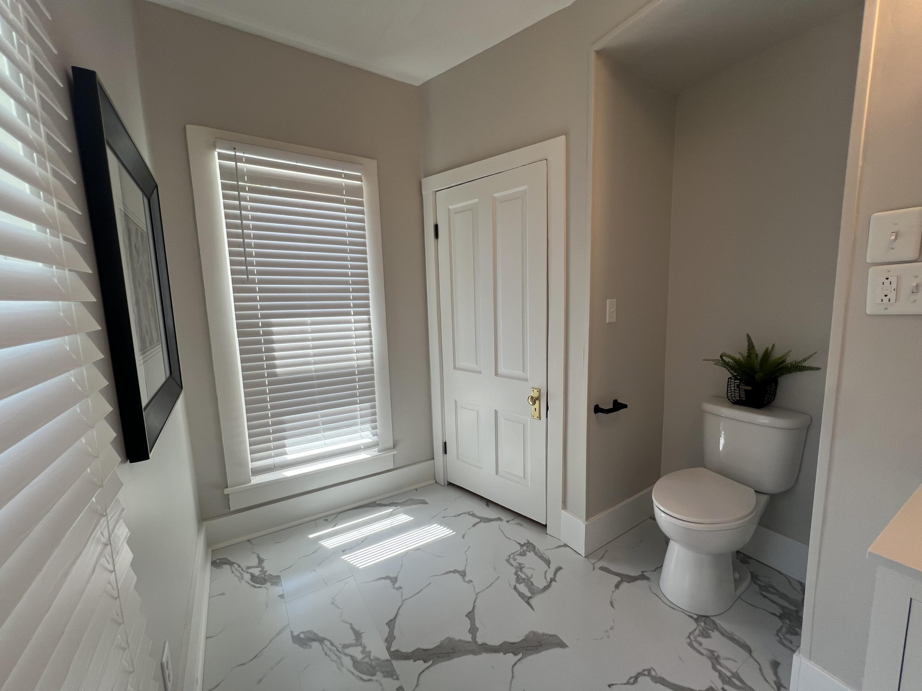 Council Bluffs, Iowa 51503, United States, 3 Bedrooms Bedrooms, ,3 BathroomsBathrooms,Residential,Pending,126555