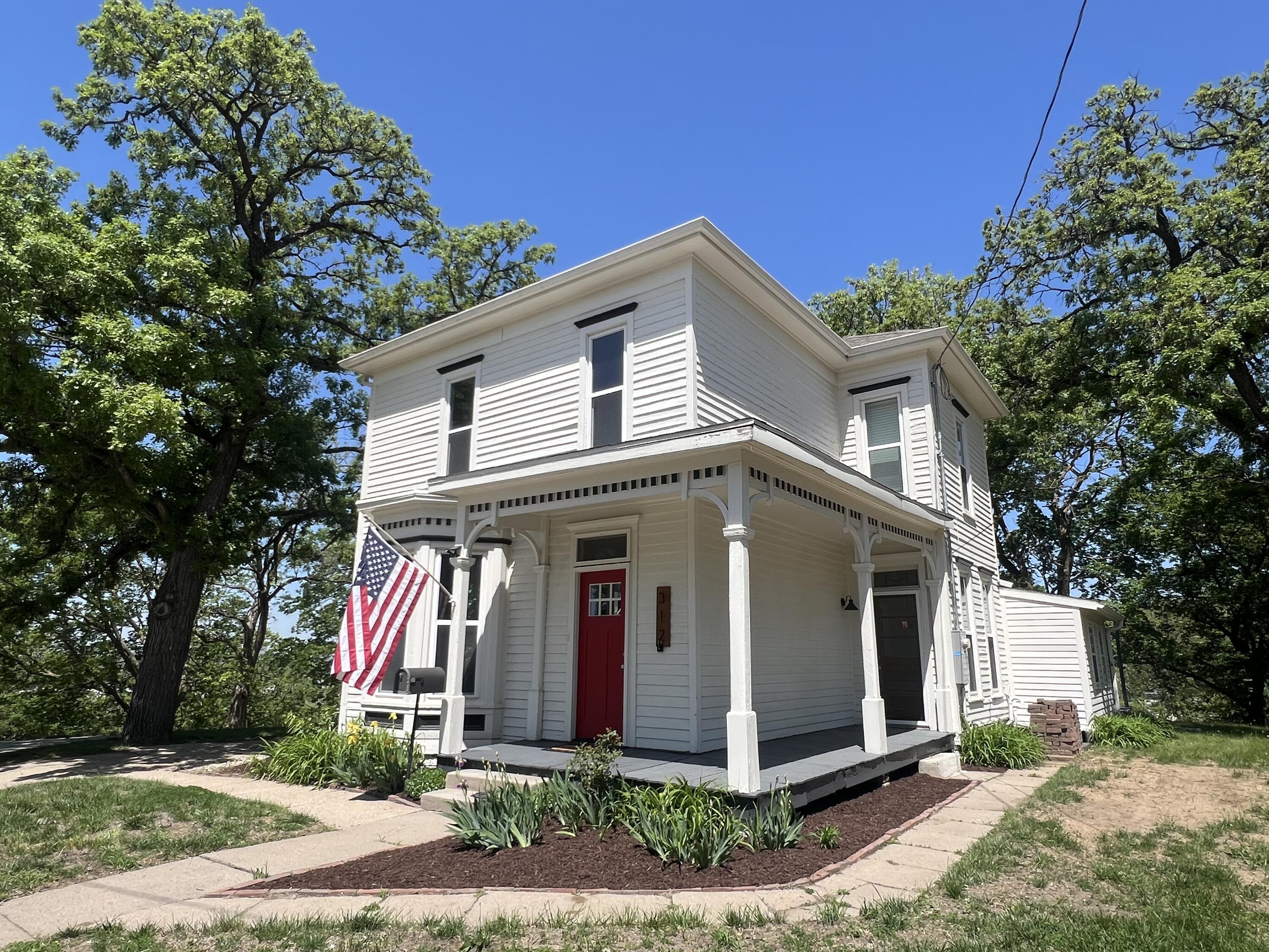 Council Bluffs, Iowa 51503, United States, 3 Bedrooms Bedrooms, ,3 BathroomsBathrooms,Residential,Pending,126555