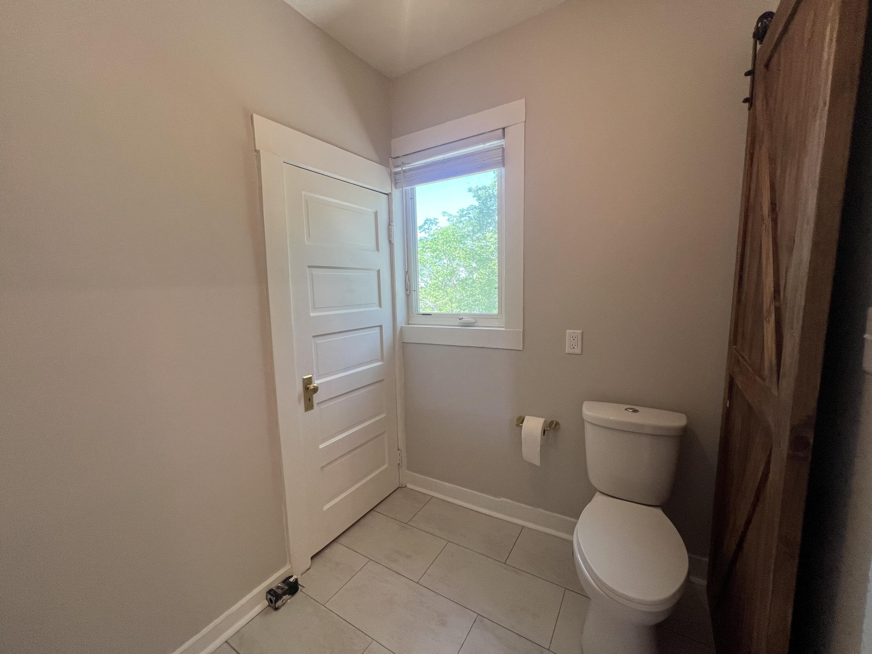 Council Bluffs, Iowa 51503, United States, 3 Bedrooms Bedrooms, ,3 BathroomsBathrooms,Residential,Pending,126555