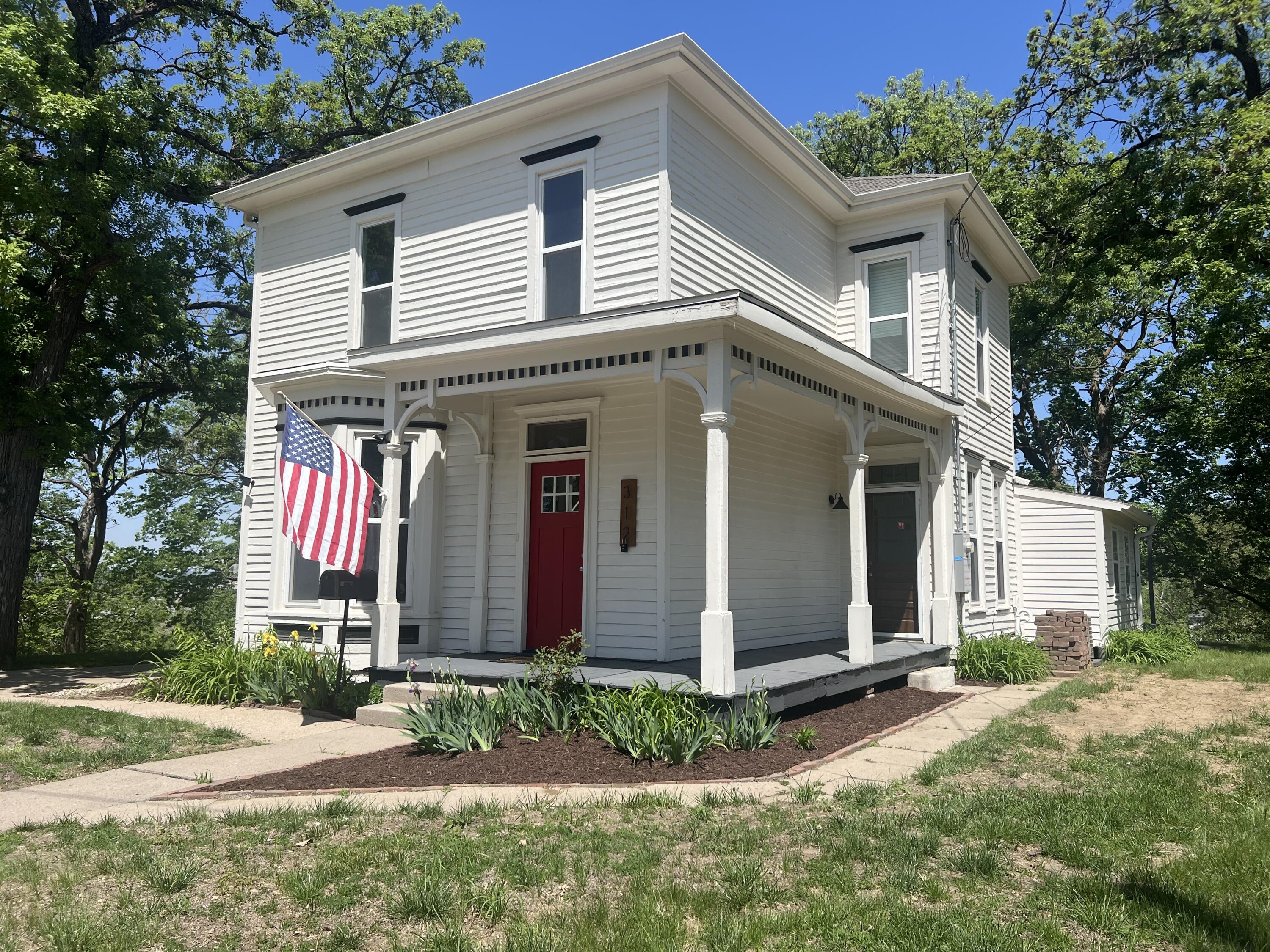Council Bluffs, Iowa 51503, United States, 3 Bedrooms Bedrooms, ,3 BathroomsBathrooms,Residential,Pending,126555