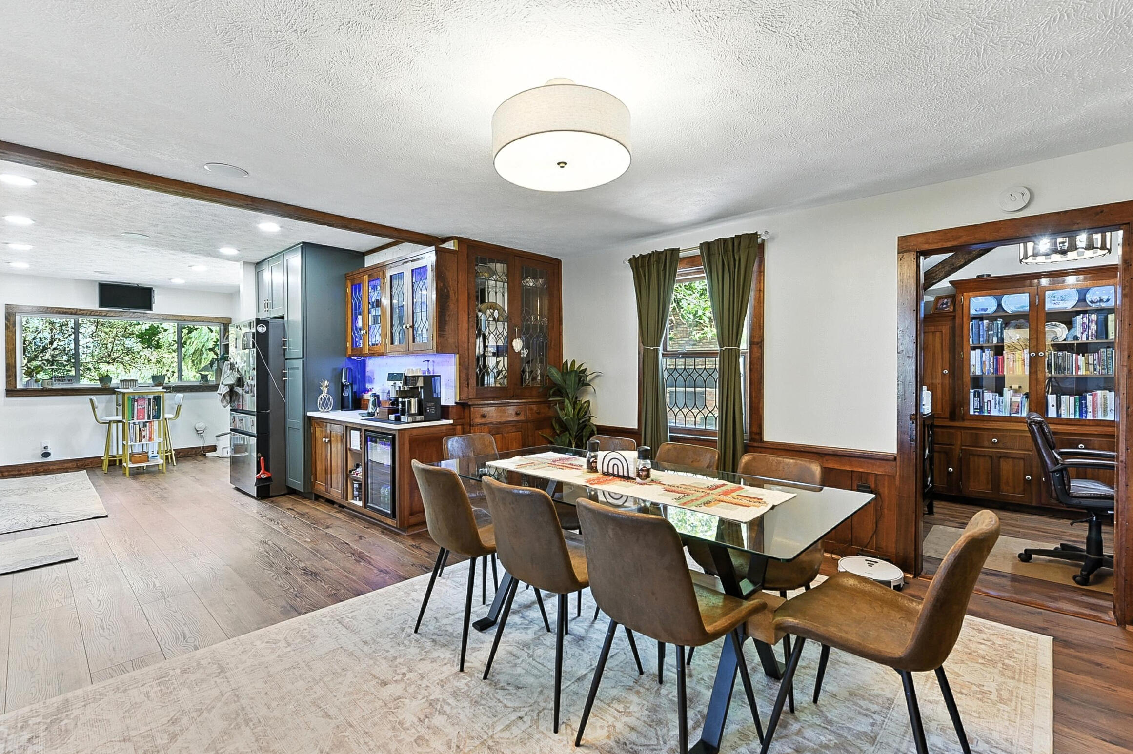 Oakland, Iowa 51560, United States, 3 Bedrooms Bedrooms, ,3 BathroomsBathrooms,Residential,Active,175605