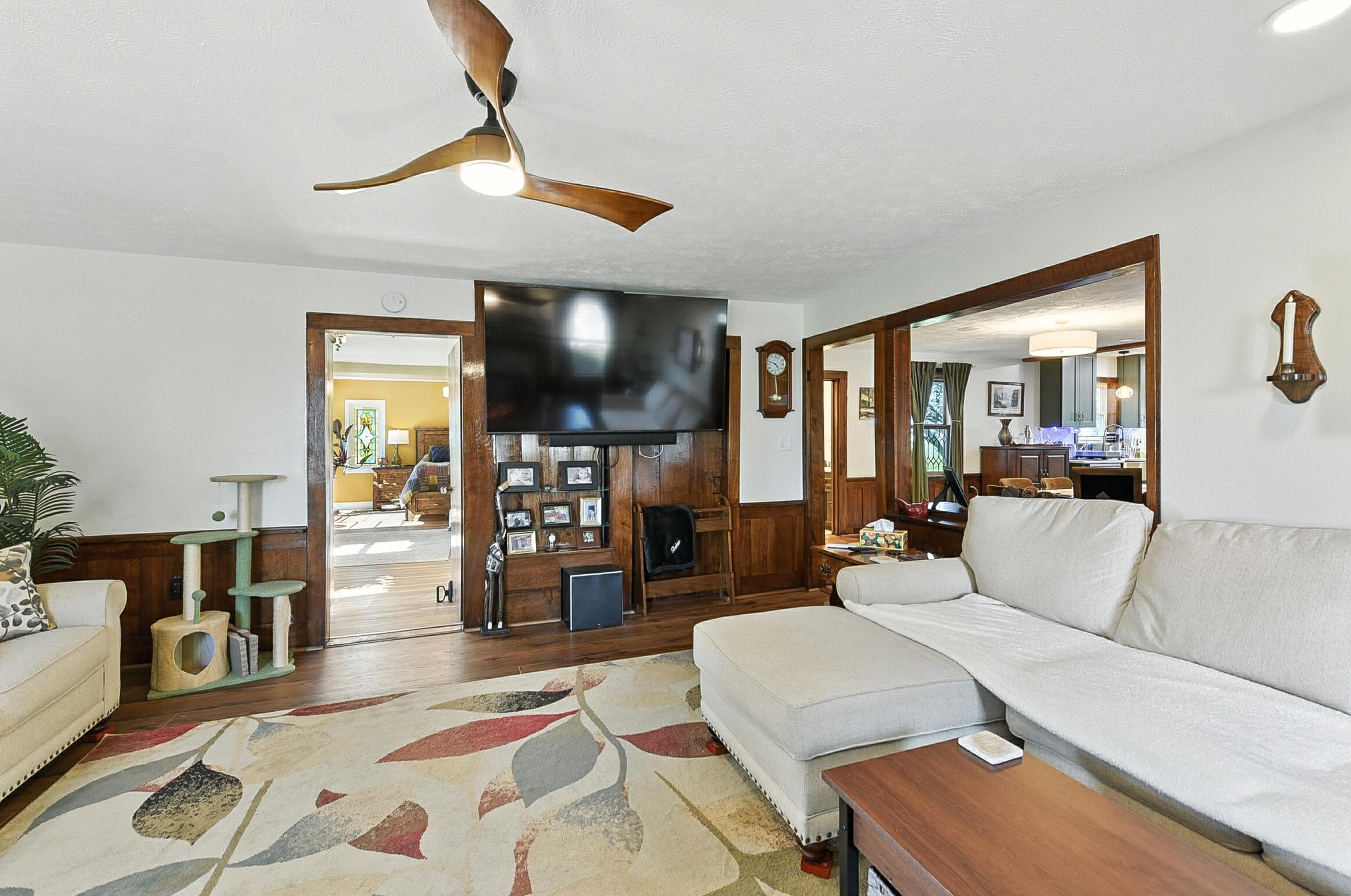 Oakland, Iowa 51560, United States, 3 Bedrooms Bedrooms, ,3 BathroomsBathrooms,Residential,Active,175605