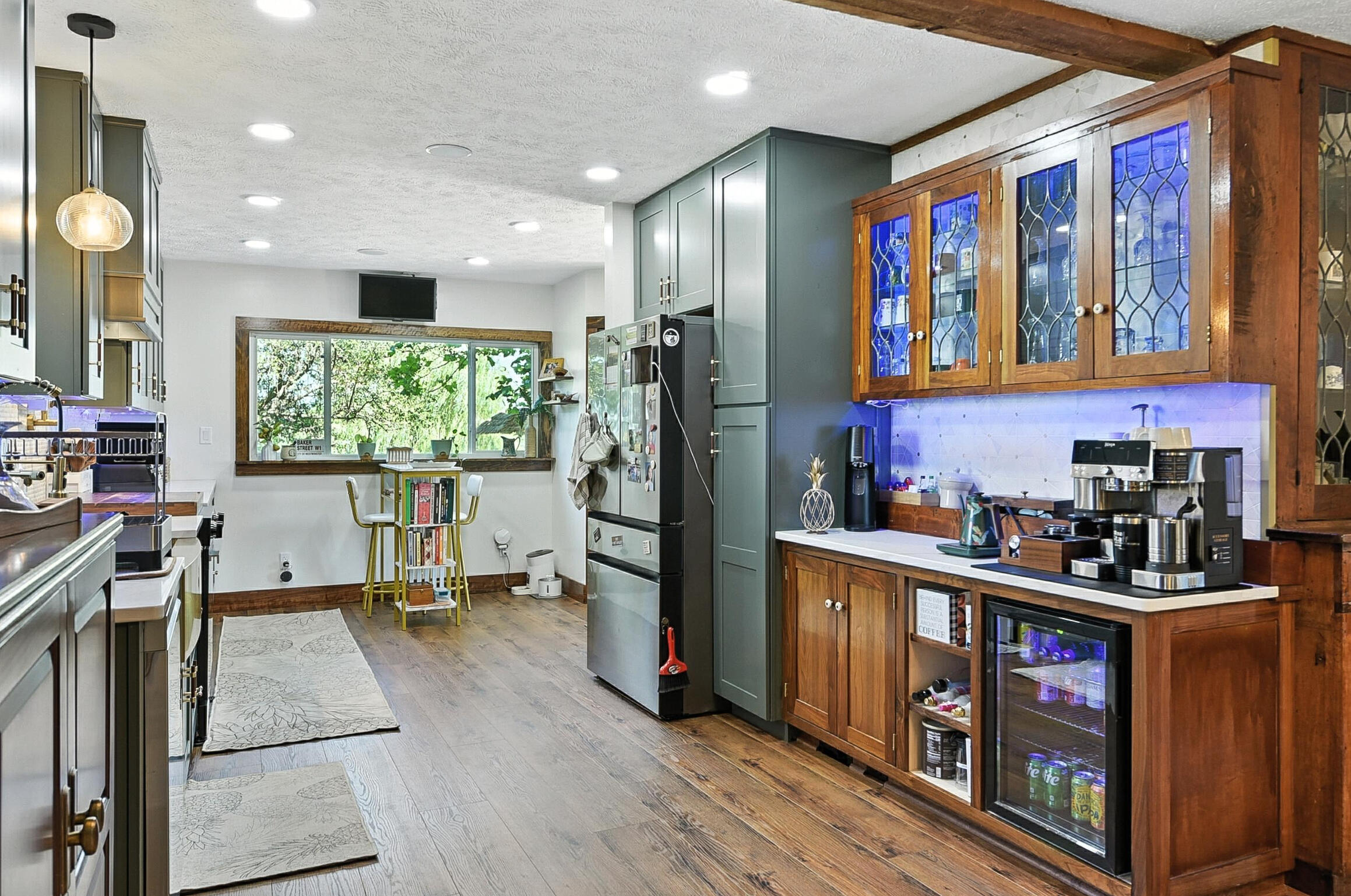 Oakland, Iowa 51560, United States, 3 Bedrooms Bedrooms, ,3 BathroomsBathrooms,Residential,Active,175605