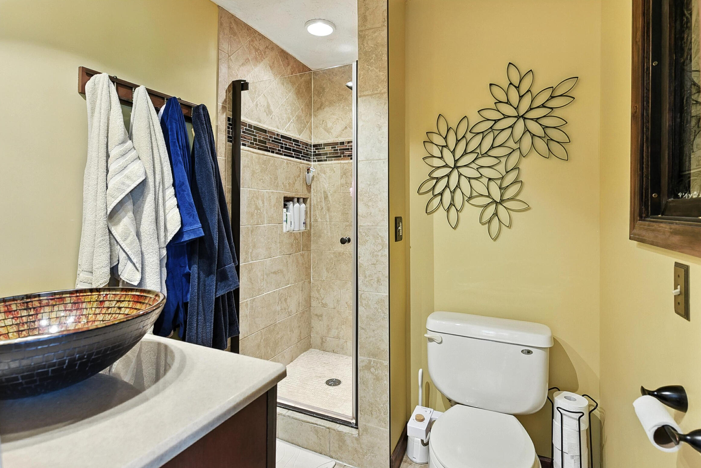 Oakland, Iowa 51560, United States, 3 Bedrooms Bedrooms, ,3 BathroomsBathrooms,Residential,Active,175605