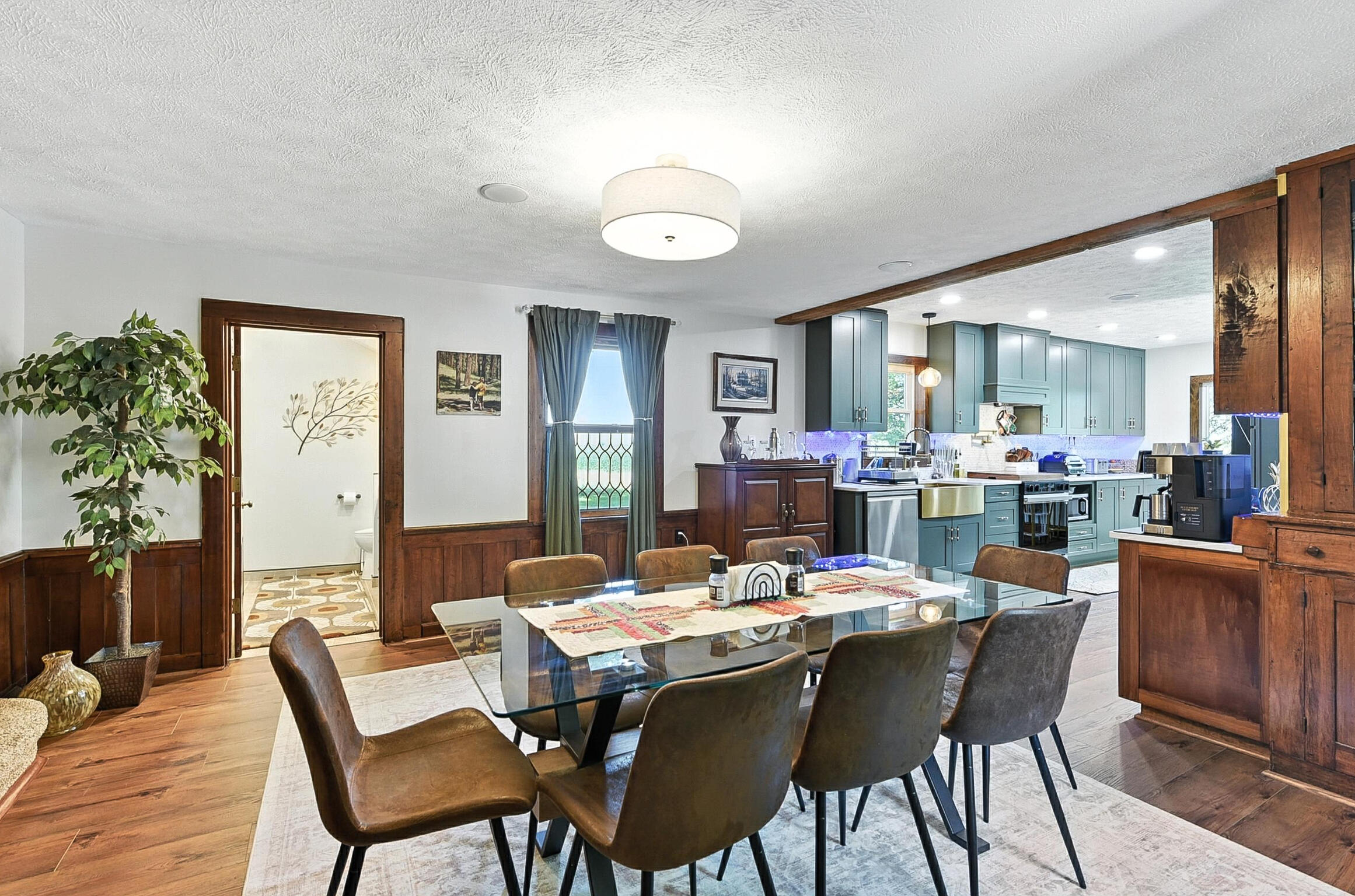 Oakland, Iowa 51560, United States, 3 Bedrooms Bedrooms, ,3 BathroomsBathrooms,Residential,Active,175605