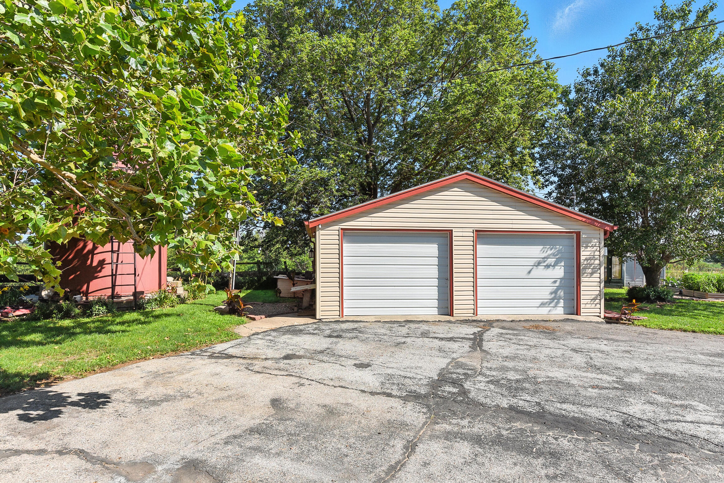 Oakland, Iowa 51560, United States, 3 Bedrooms Bedrooms, ,3 BathroomsBathrooms,Residential,Active,175605