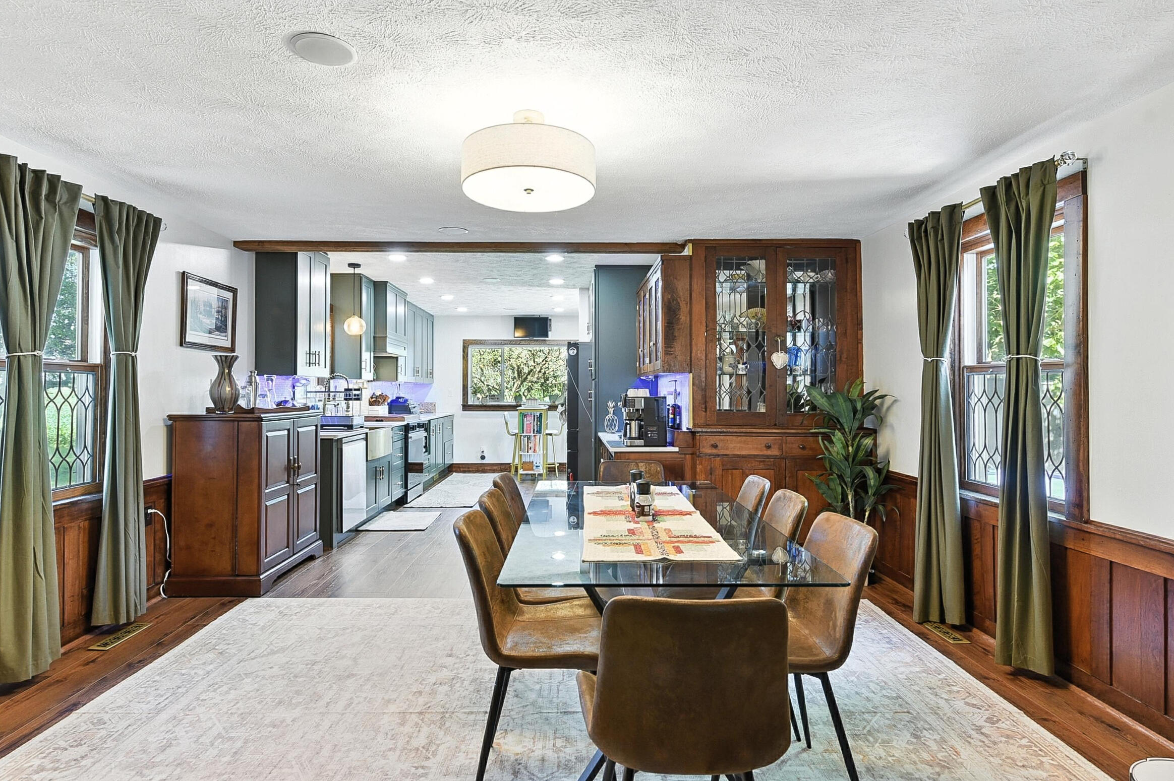 Oakland, Iowa 51560, United States, 3 Bedrooms Bedrooms, ,3 BathroomsBathrooms,Residential,Active,175605