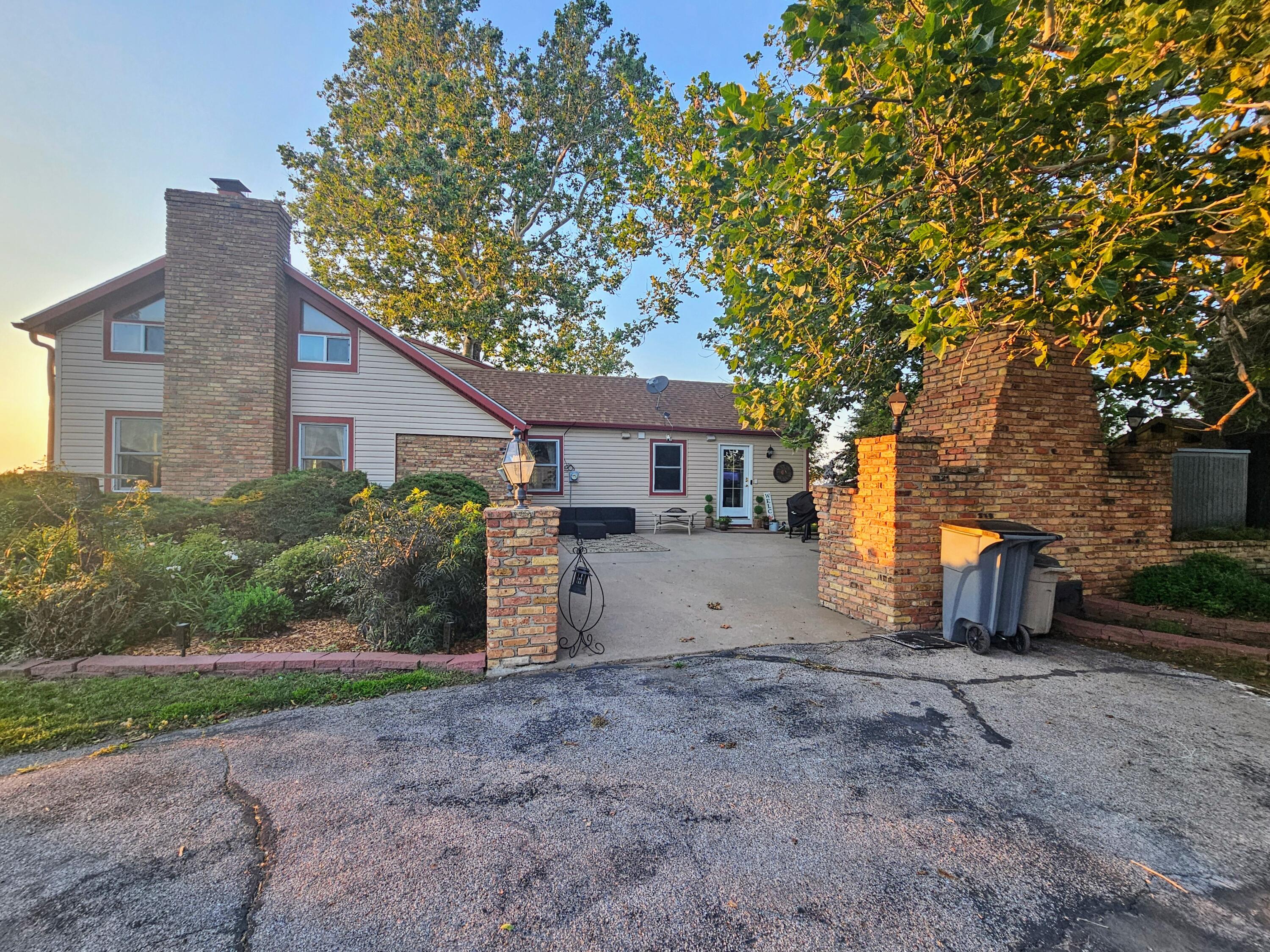 Oakland, Iowa 51560, United States, 3 Bedrooms Bedrooms, ,3 BathroomsBathrooms,Residential,Active,175605