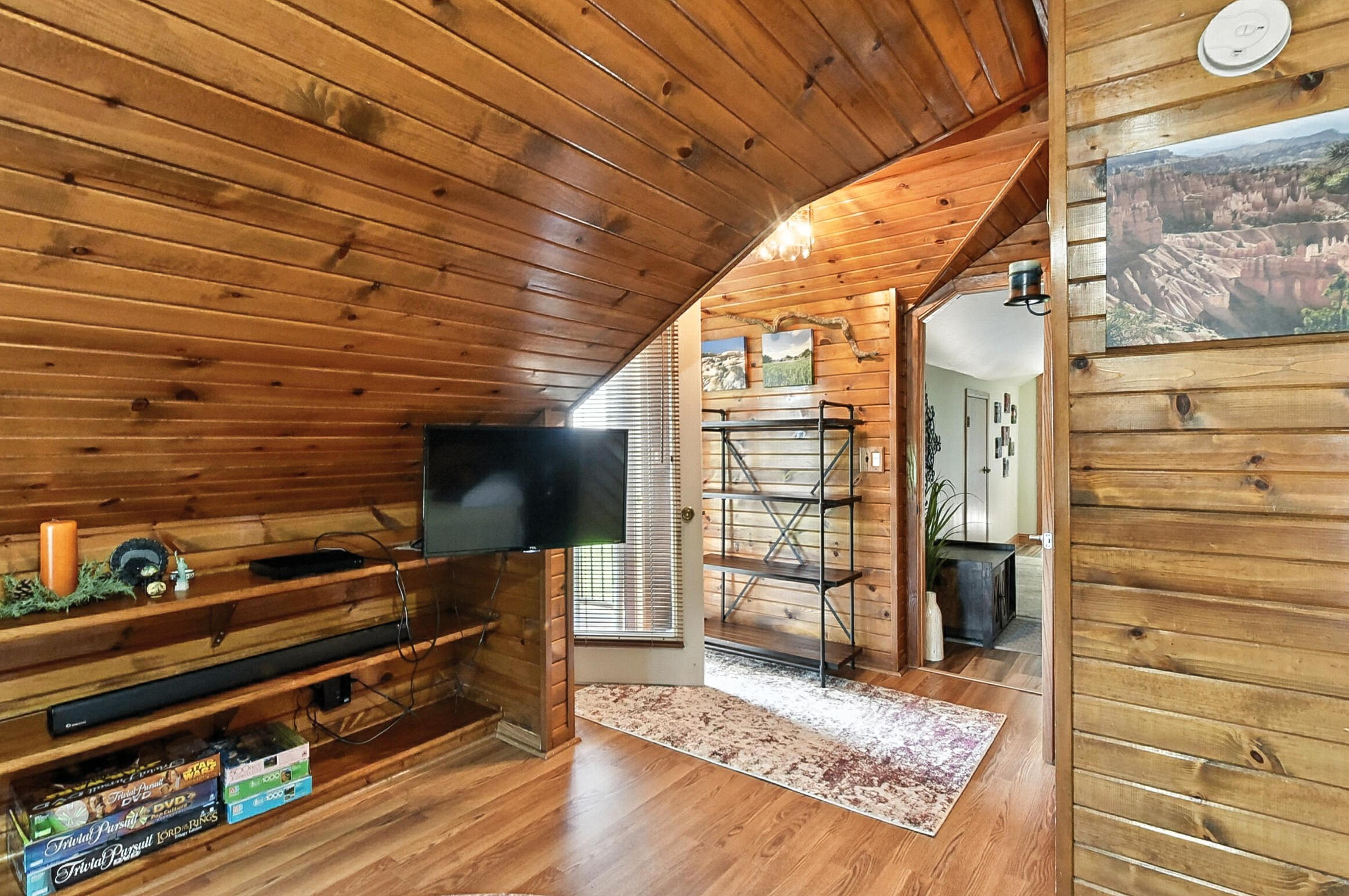 Oakland, Iowa 51560, United States, 3 Bedrooms Bedrooms, ,3 BathroomsBathrooms,Residential,Active,175605