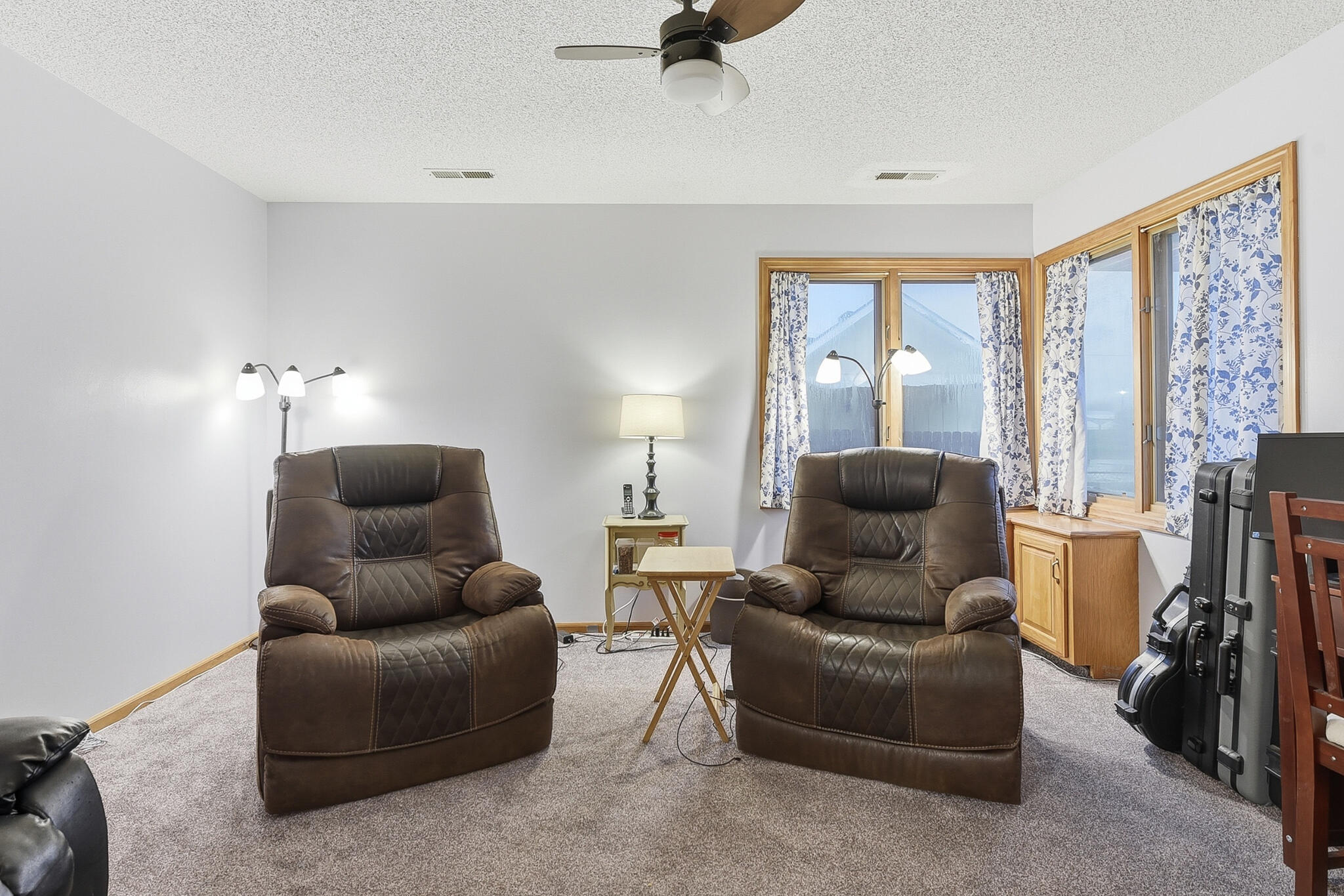 Council Bluffs, Iowa 51501, United States, 3 Bedrooms Bedrooms, ,2 BathroomsBathrooms,Residential,Active,236734