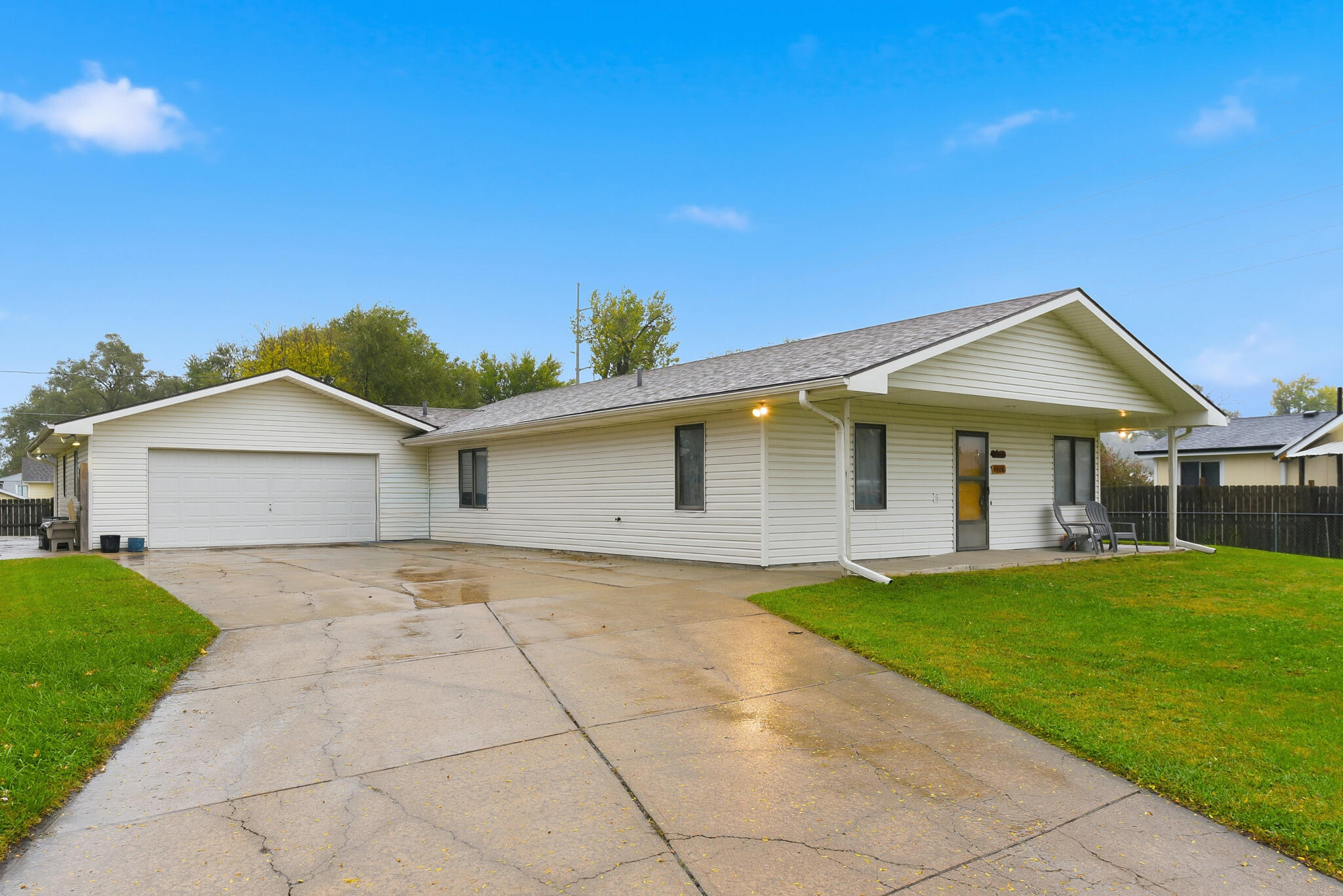 Council Bluffs, Iowa 51501, United States, 3 Bedrooms Bedrooms, ,2 BathroomsBathrooms,Residential,Active,236734