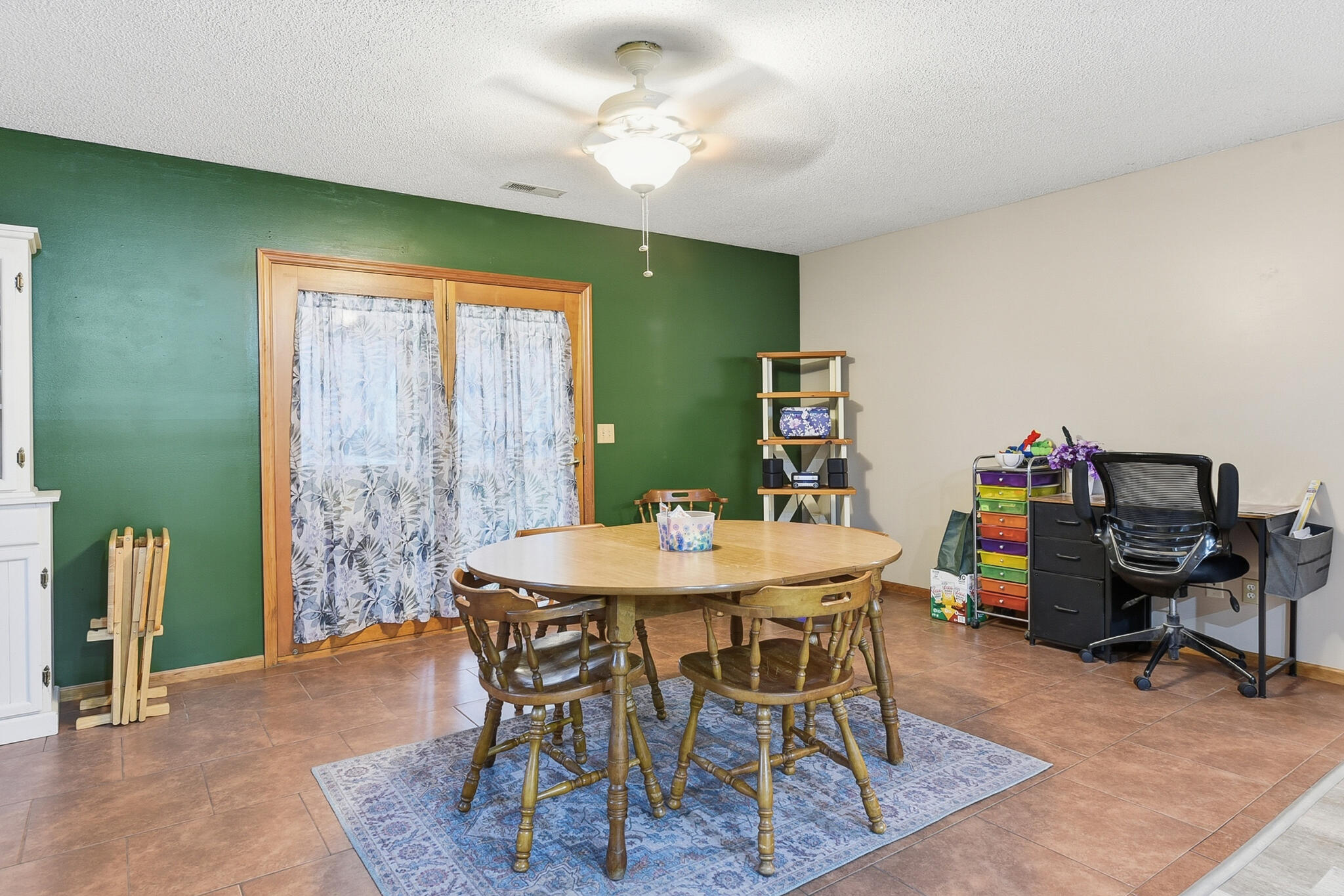 Council Bluffs, Iowa 51501, United States, 3 Bedrooms Bedrooms, ,2 BathroomsBathrooms,Residential,Active,236734