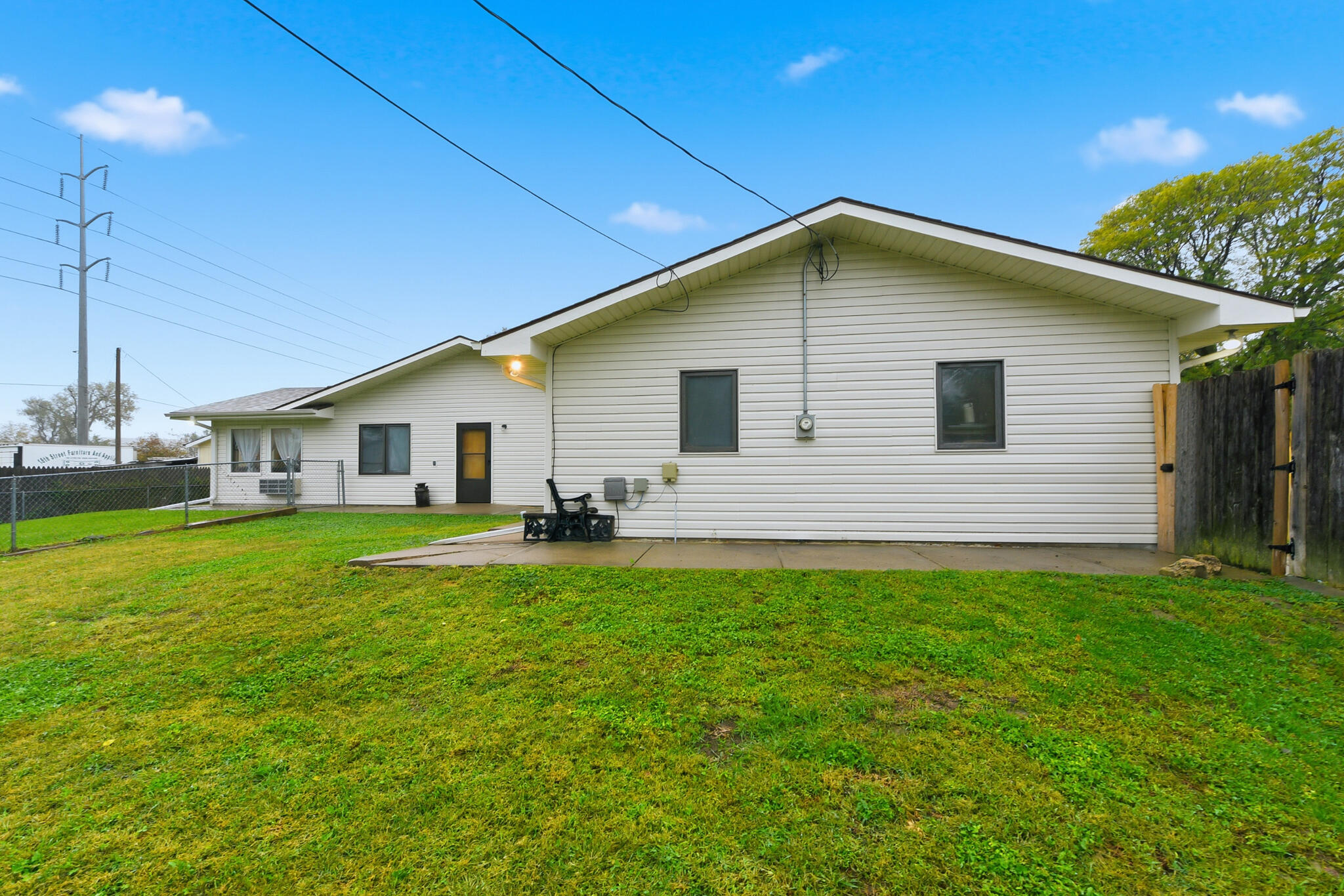 Council Bluffs, Iowa 51501, United States, 3 Bedrooms Bedrooms, ,2 BathroomsBathrooms,Residential,Active,236734