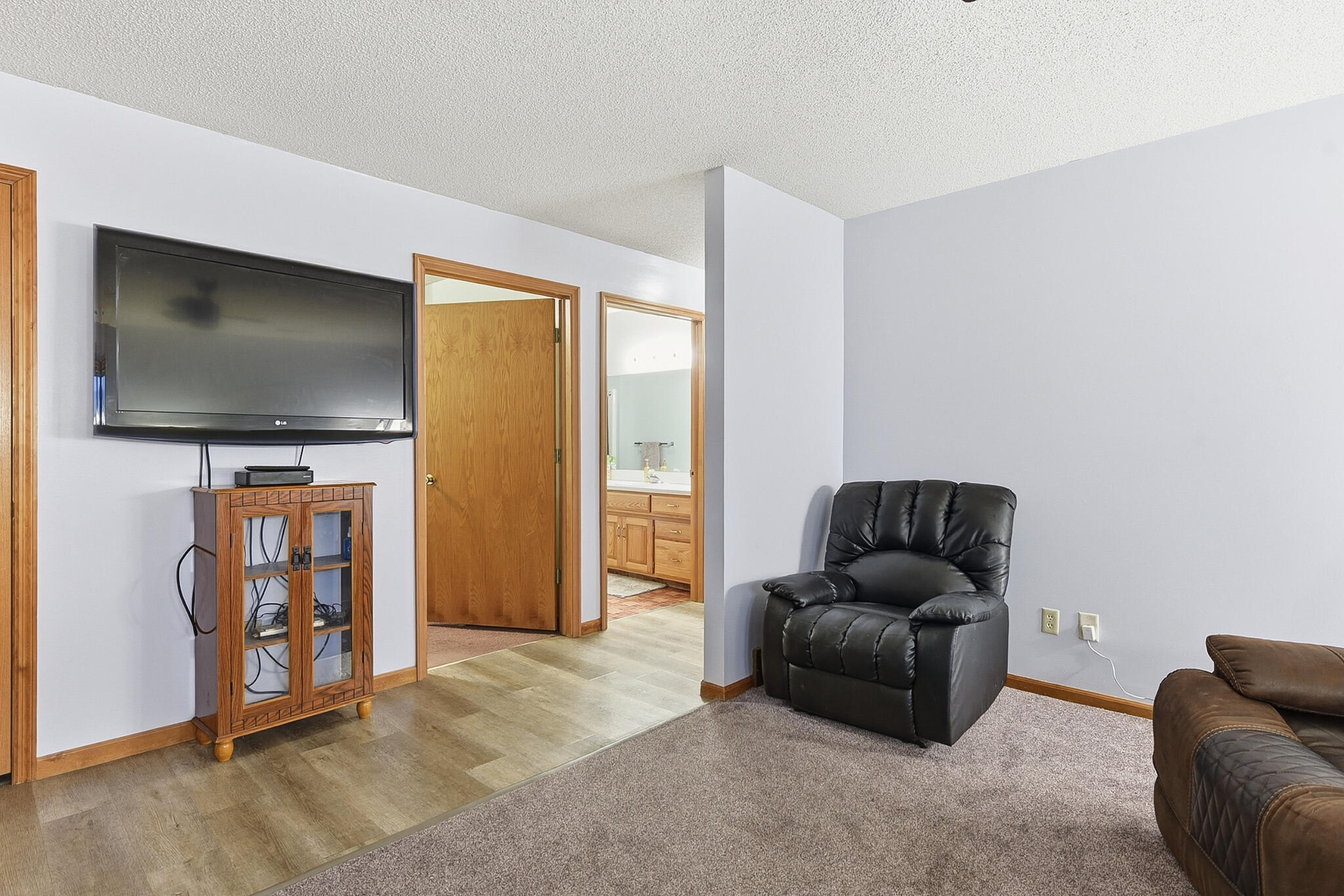 Council Bluffs, Iowa 51501, United States, 3 Bedrooms Bedrooms, ,2 BathroomsBathrooms,Residential,Active,236734