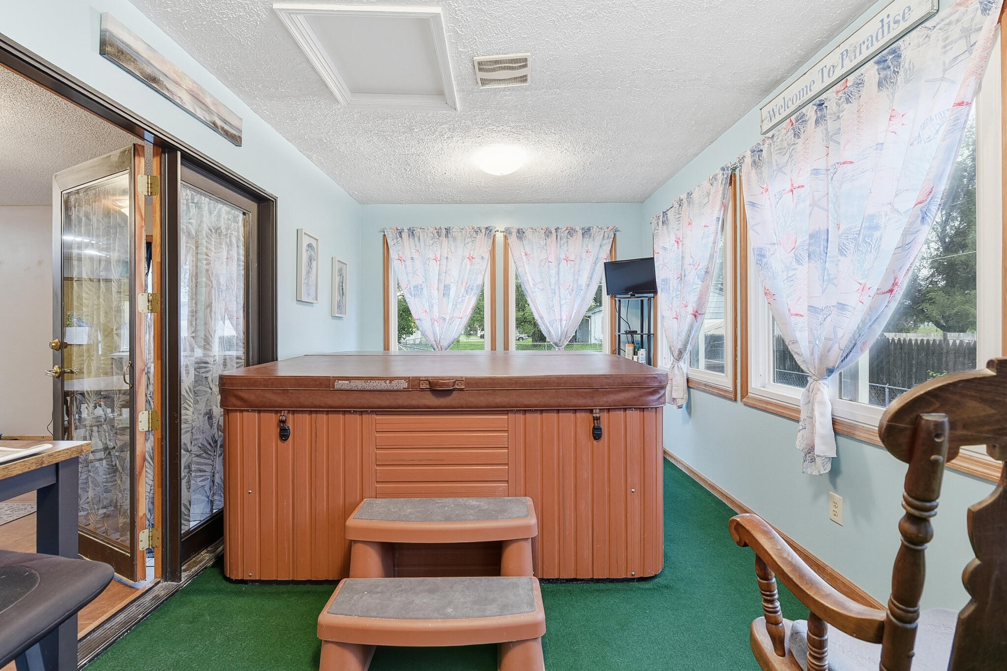 Council Bluffs, Iowa 51501, United States, 3 Bedrooms Bedrooms, ,2 BathroomsBathrooms,Residential,Active,236734