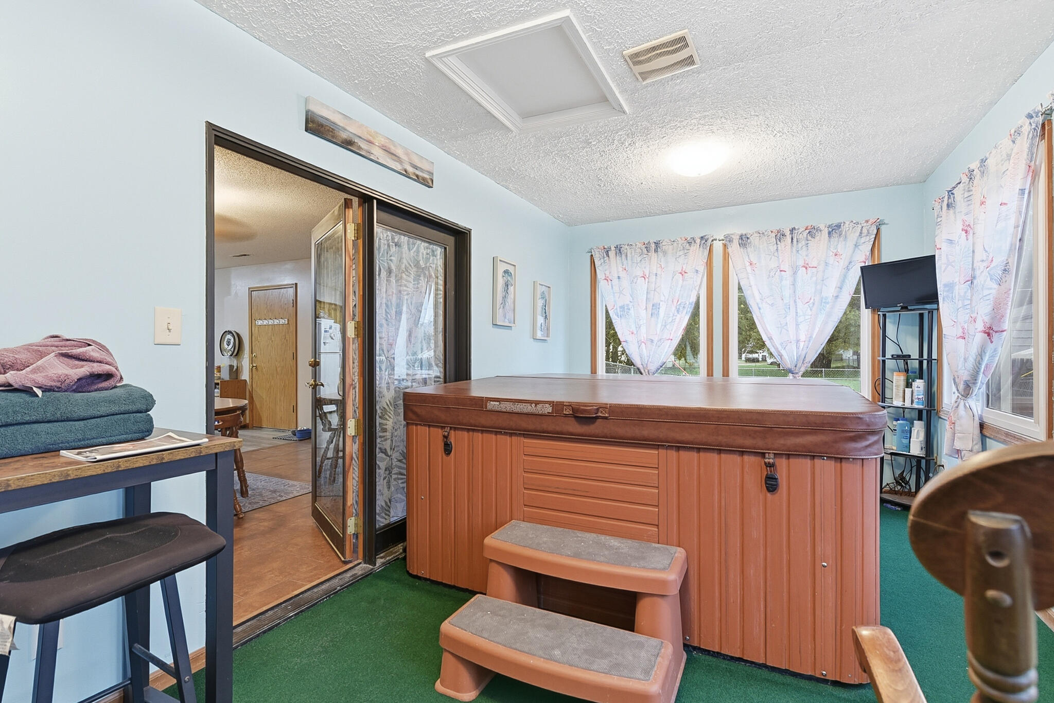 Council Bluffs, Iowa 51501, United States, 3 Bedrooms Bedrooms, ,2 BathroomsBathrooms,Residential,Active,236734