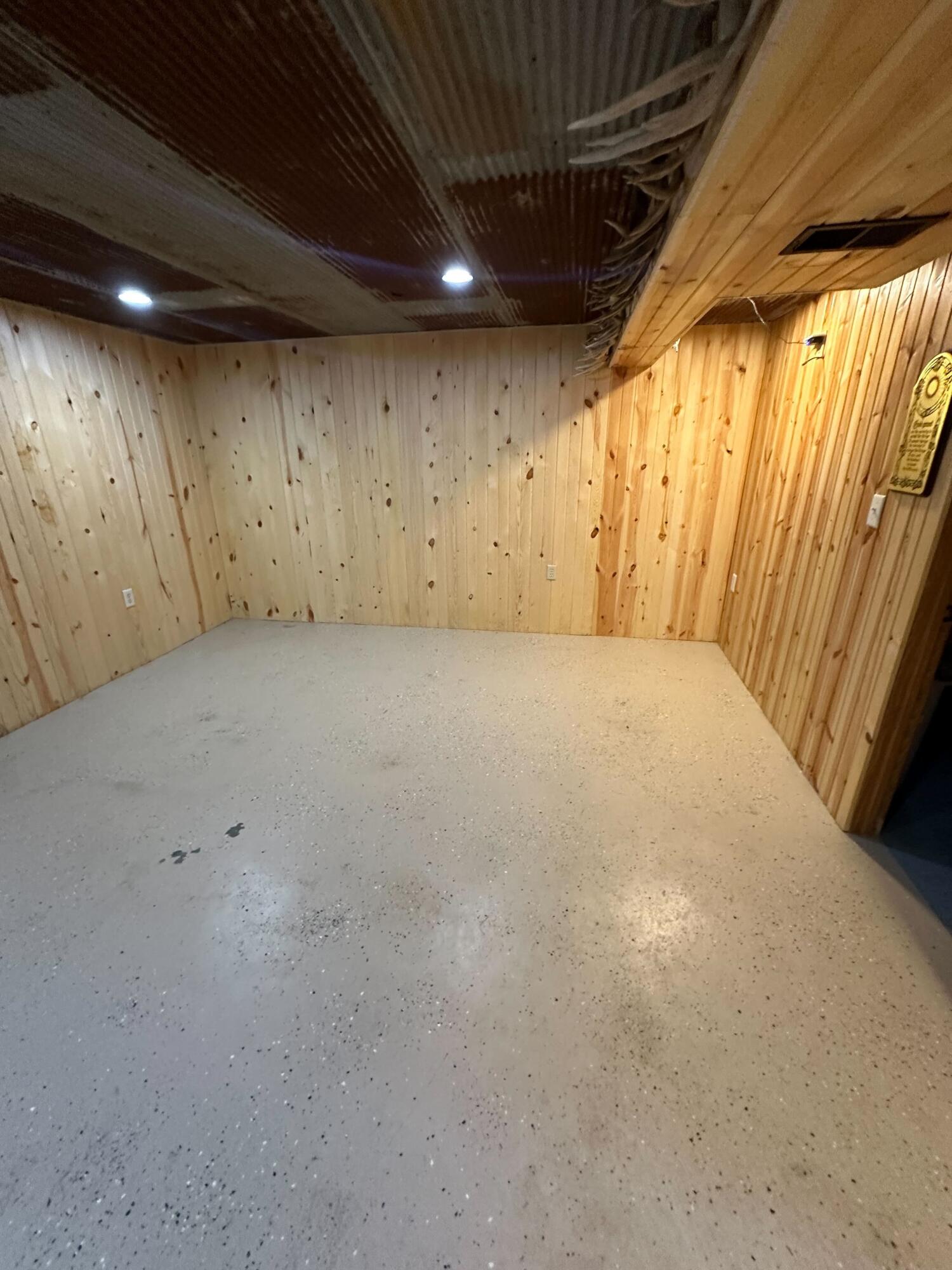 Cherokee, Iowa 51012, United States, 3 Bedrooms Bedrooms, ,2 BathroomsBathrooms,Residential,Pending,21235