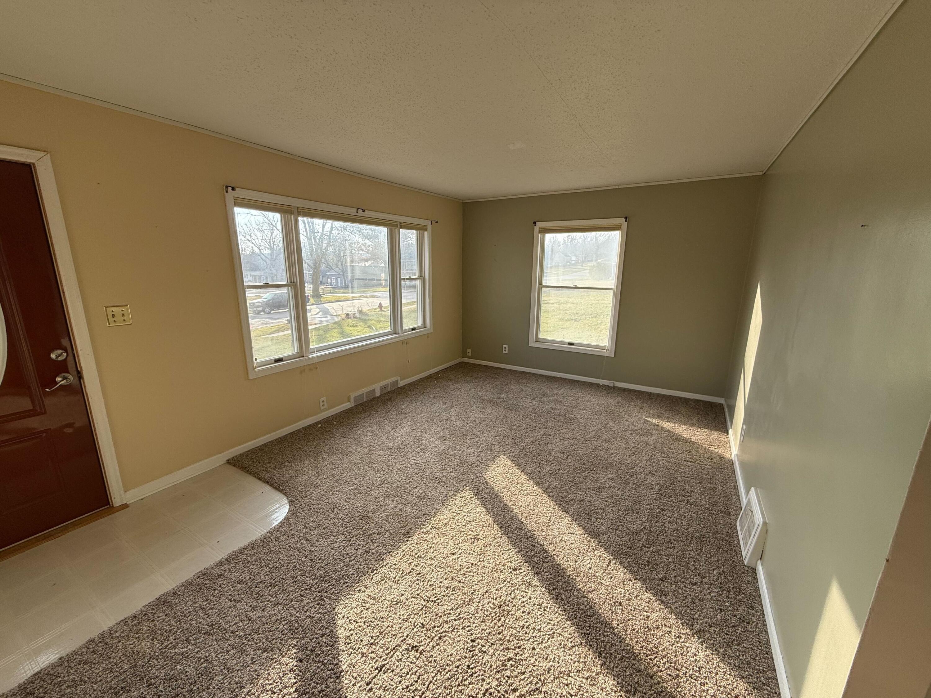 Cherokee, Iowa 51012, United States, 3 Bedrooms Bedrooms, ,2 BathroomsBathrooms,Residential,Pending,21235