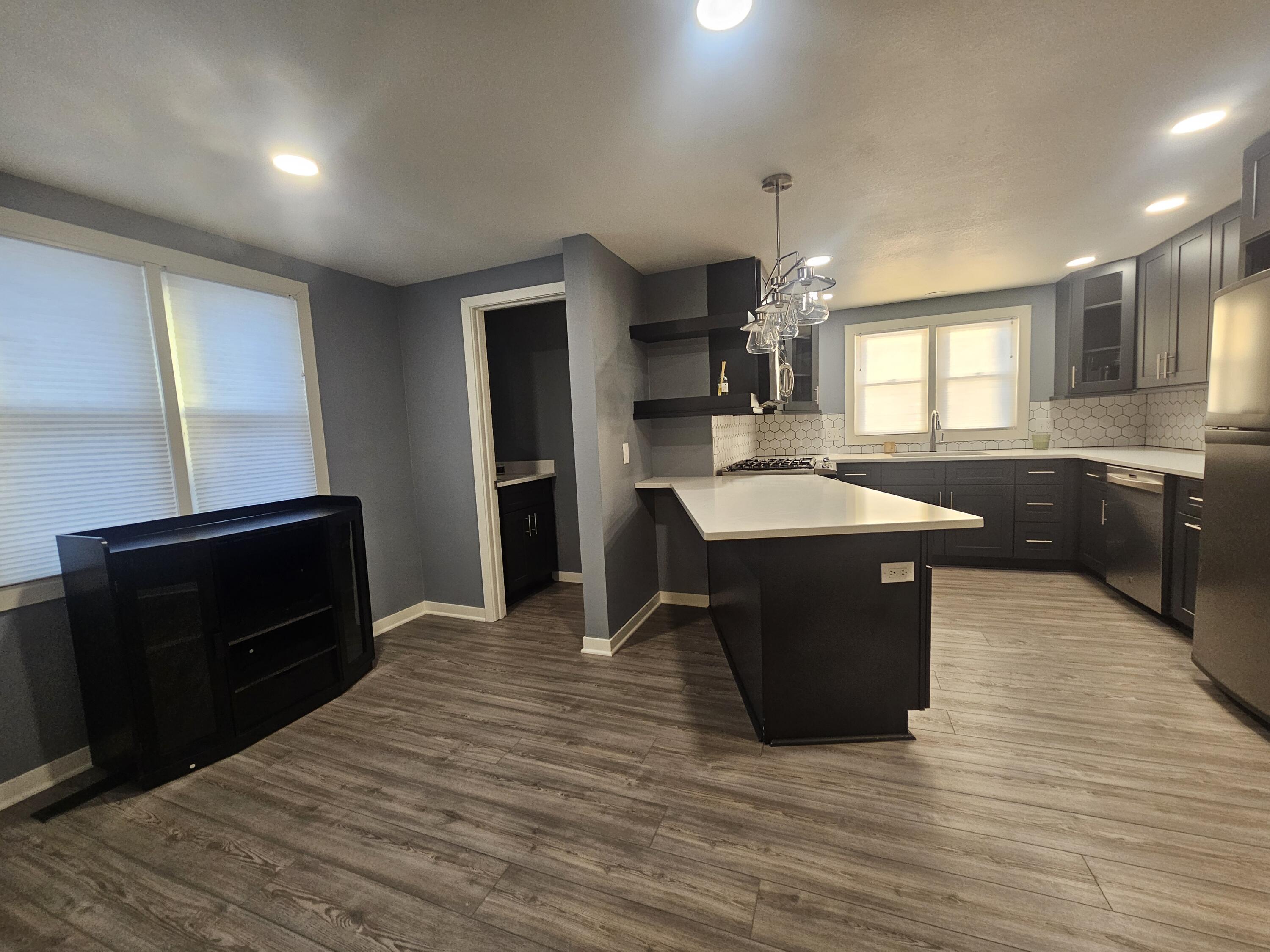 Oakland, Iowa 51560, United States, 4 Bedrooms Bedrooms, ,2 BathroomsBathrooms,Residential,Active,78304