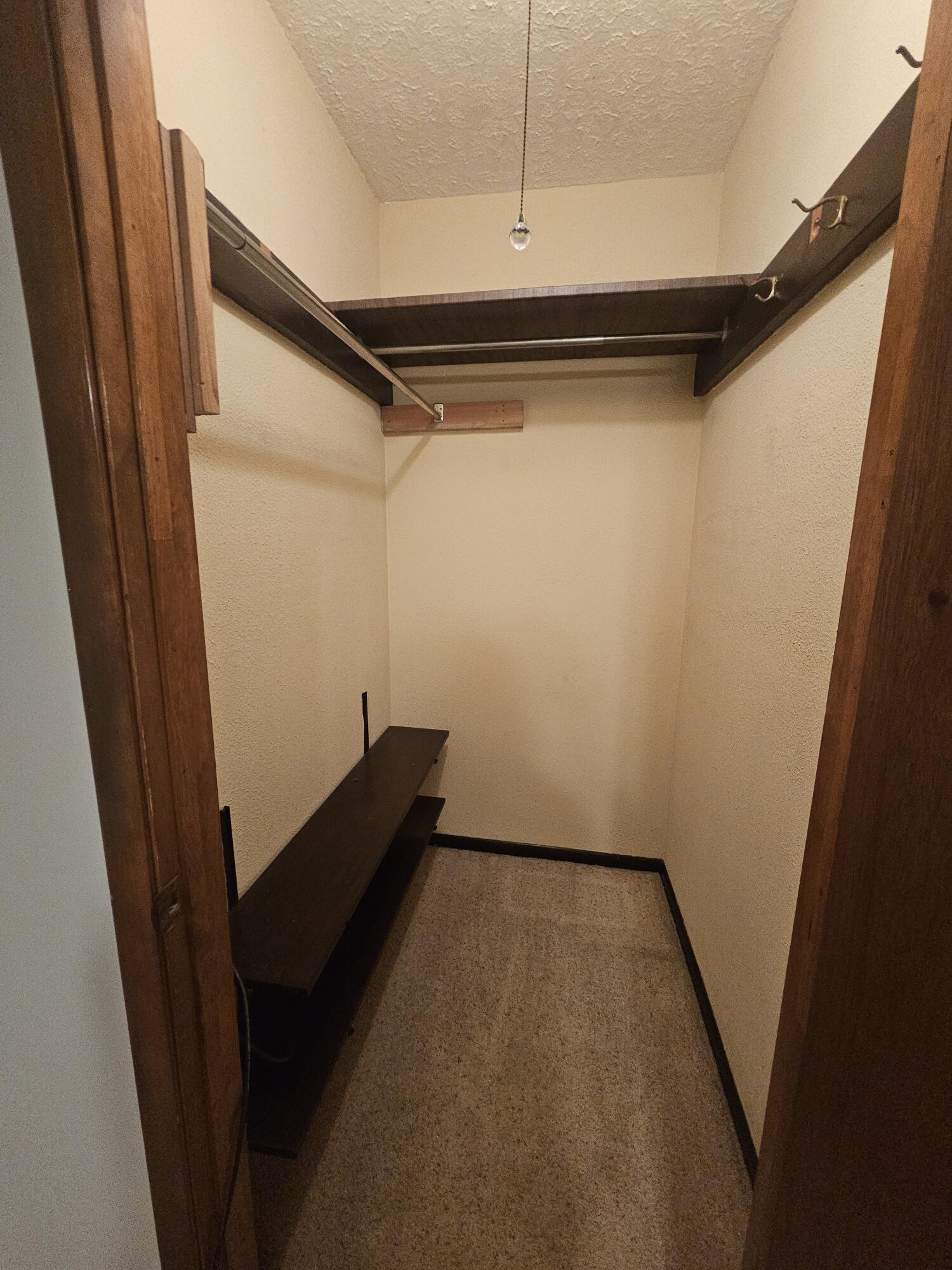 Oakland, Iowa 51560, United States, 4 Bedrooms Bedrooms, ,2 BathroomsBathrooms,Residential,Active,78304