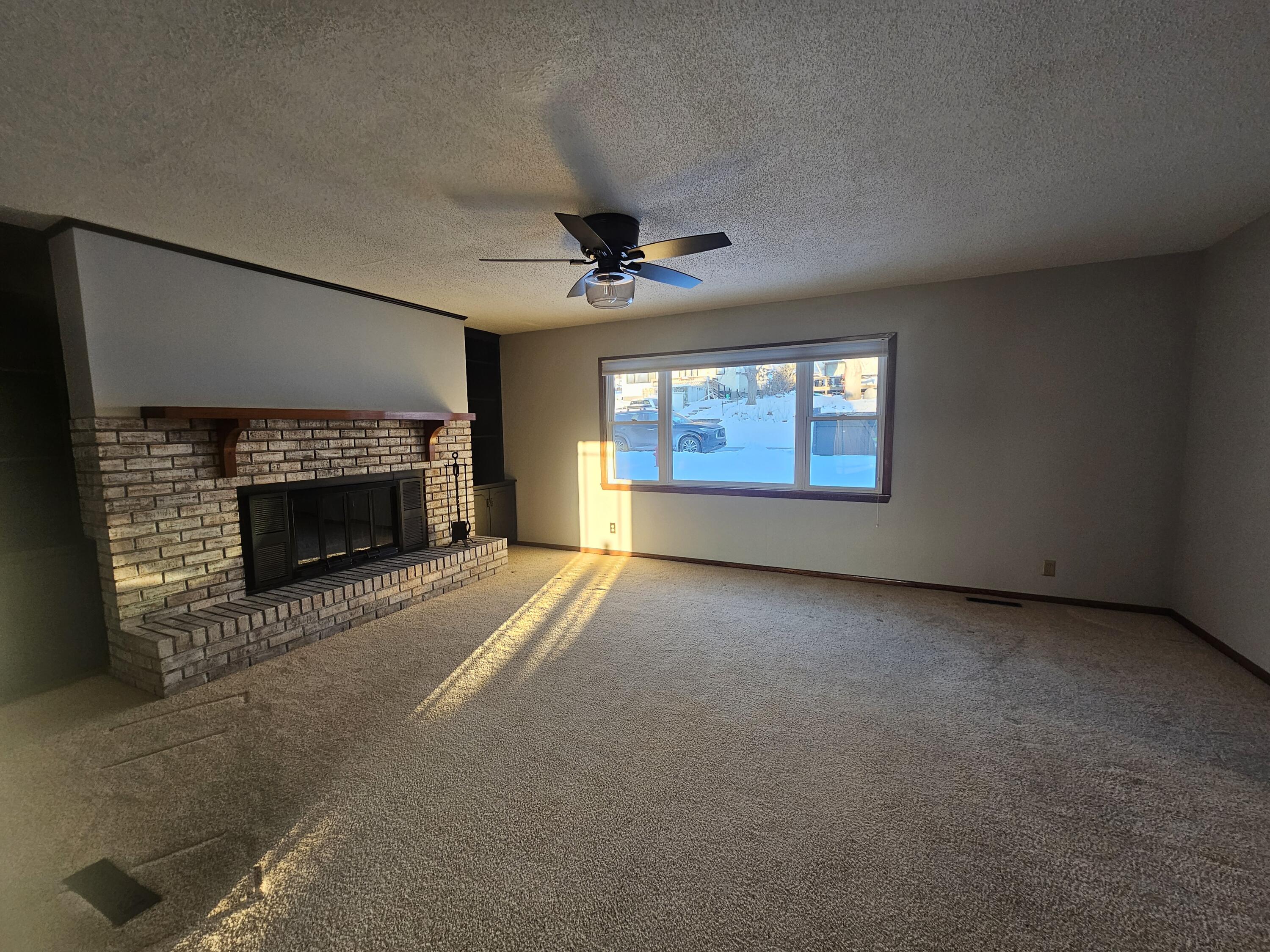 Oakland, Iowa 51560, United States, 4 Bedrooms Bedrooms, ,2 BathroomsBathrooms,Residential,Active,78304