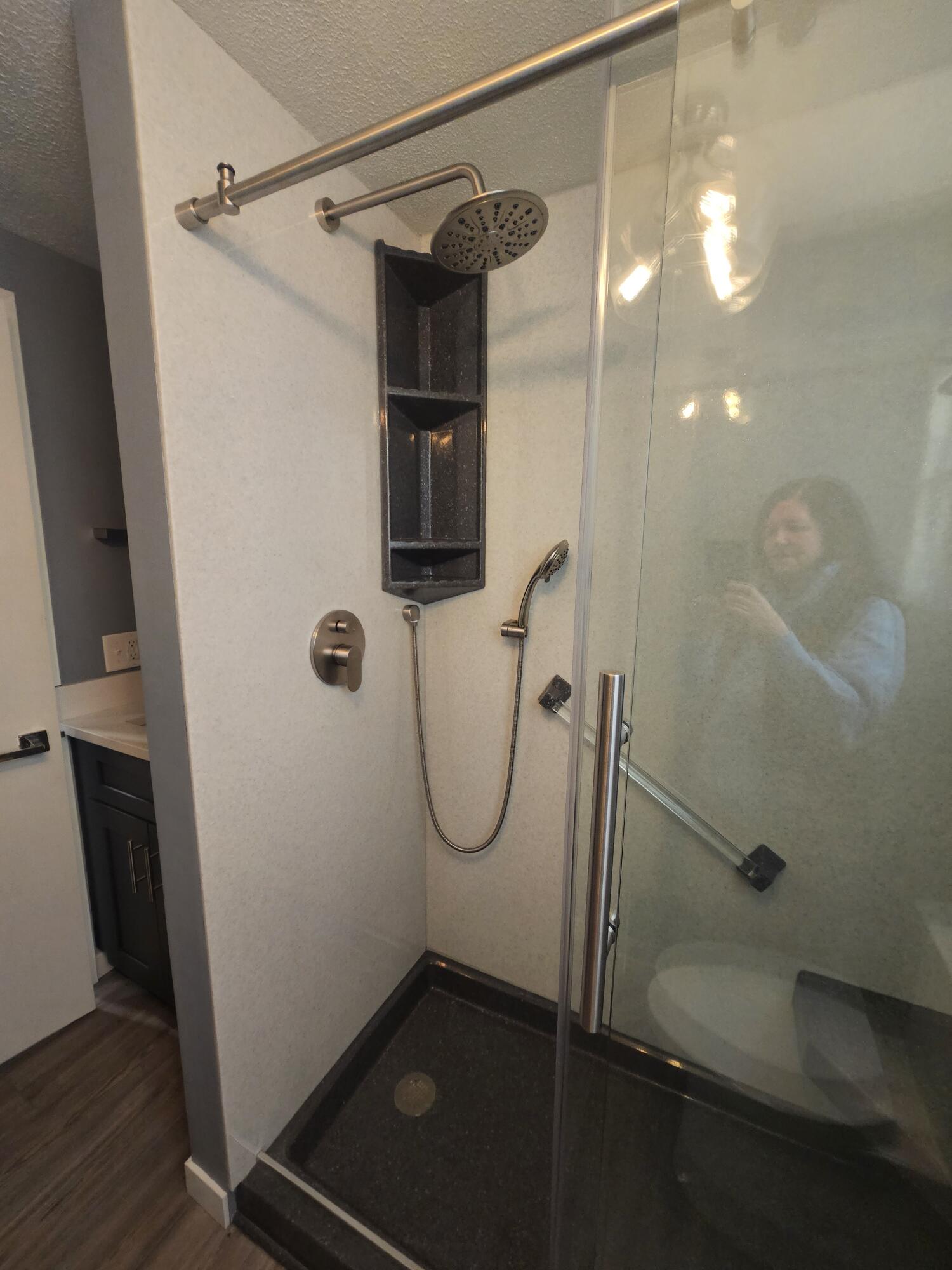 Oakland, Iowa 51560, United States, 4 Bedrooms Bedrooms, ,2 BathroomsBathrooms,Residential,Active,78304