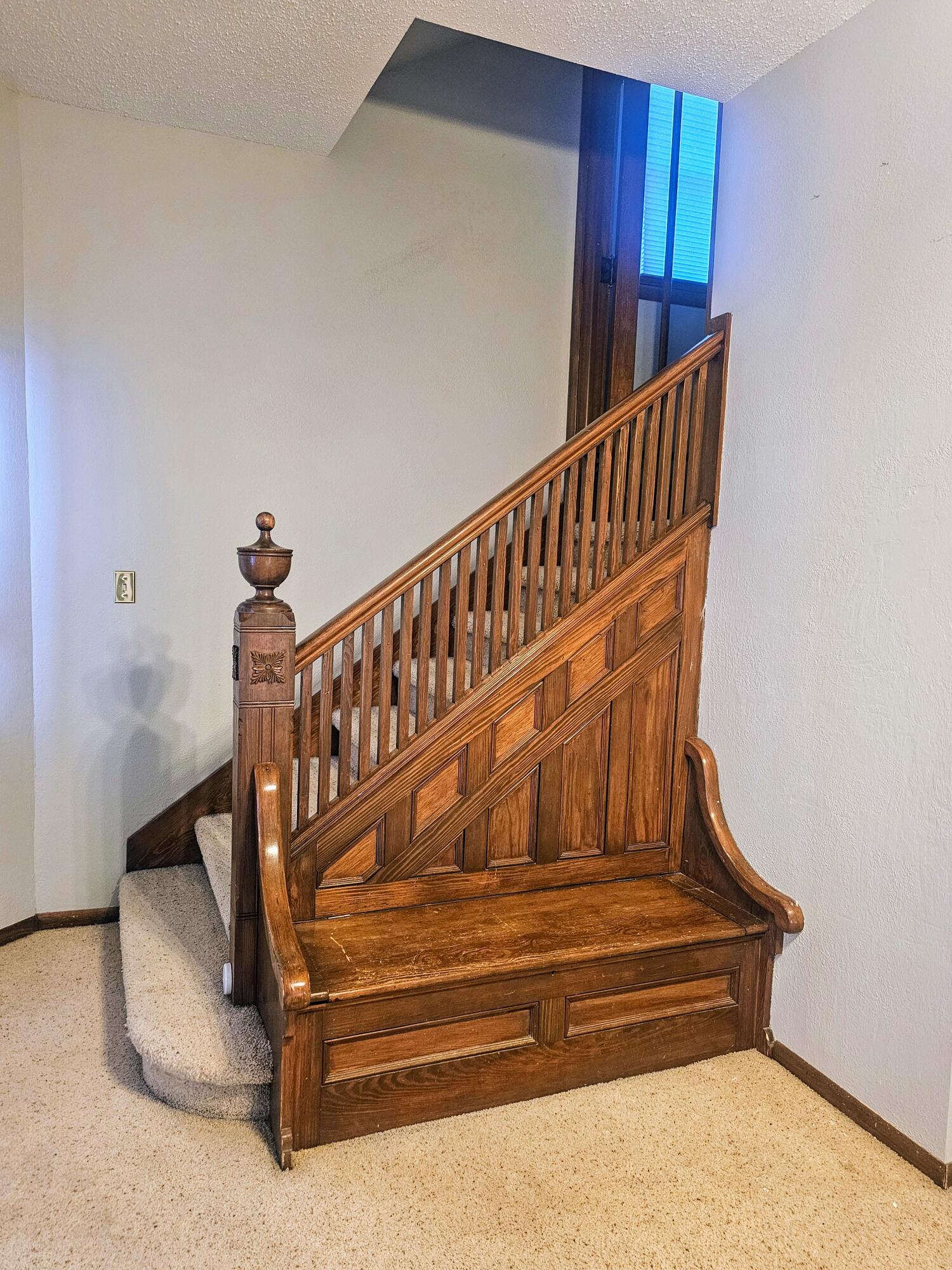 Oakland, Iowa 51560, United States, 4 Bedrooms Bedrooms, ,2 BathroomsBathrooms,Residential,Active,78304