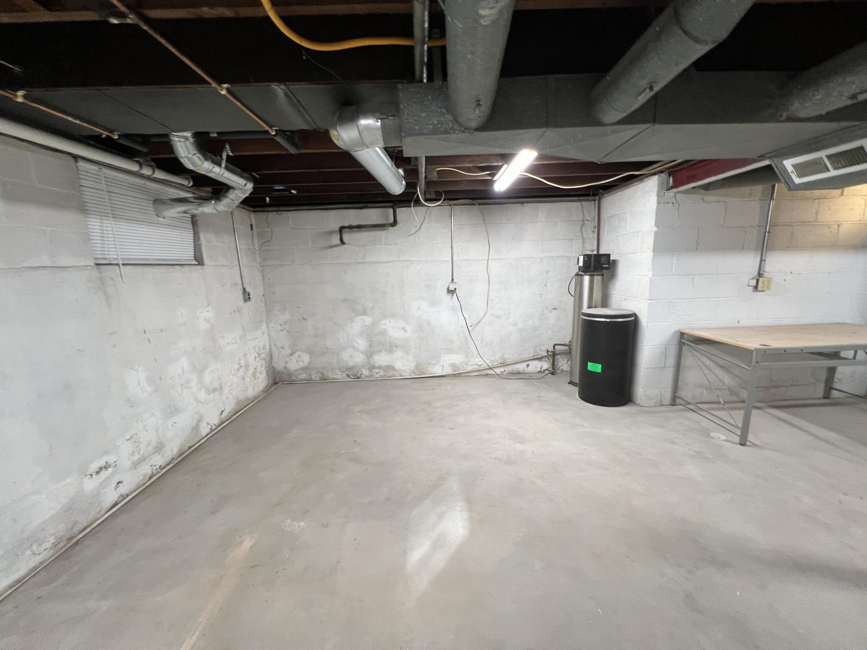 Council Bluffs, Iowa 51501, United States, 3 Bedrooms Bedrooms, ,2 BathroomsBathrooms,Residential,Pending,21851