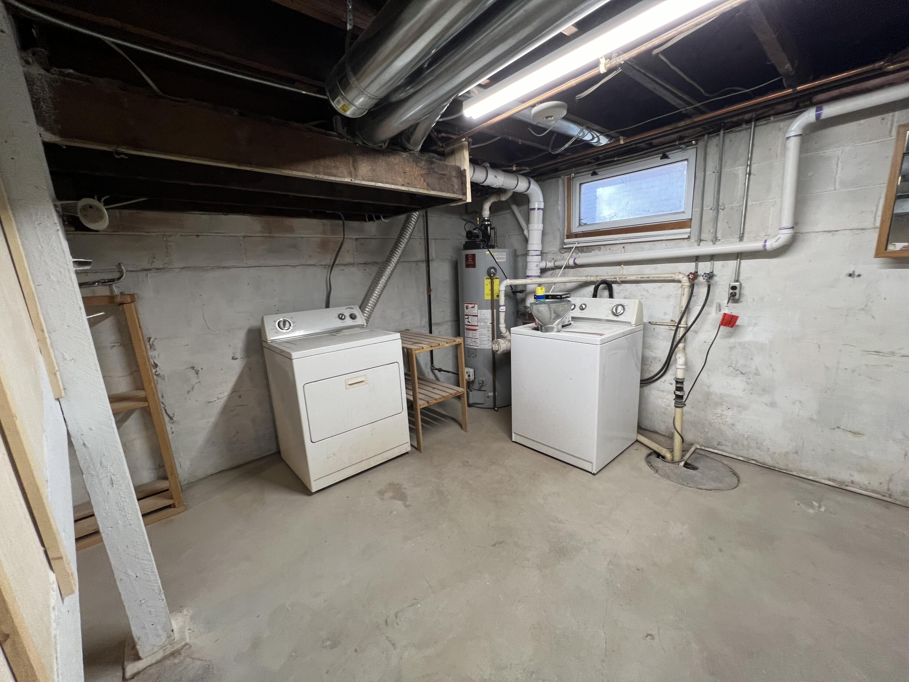 Council Bluffs, Iowa 51501, United States, 3 Bedrooms Bedrooms, ,2 BathroomsBathrooms,Residential,Pending,21851