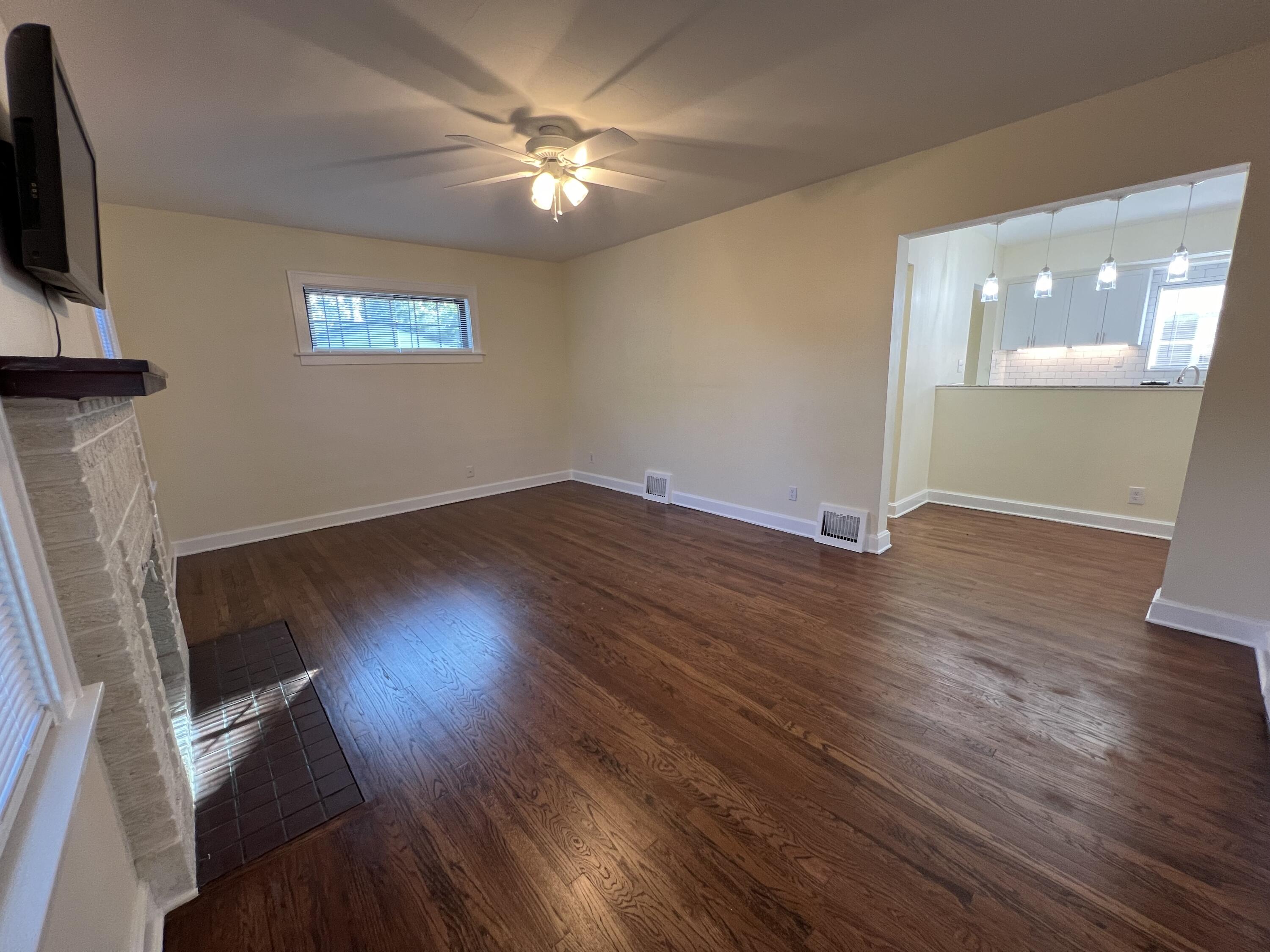 Council Bluffs, Iowa 51501, United States, 3 Bedrooms Bedrooms, ,2 BathroomsBathrooms,Residential,Pending,21851