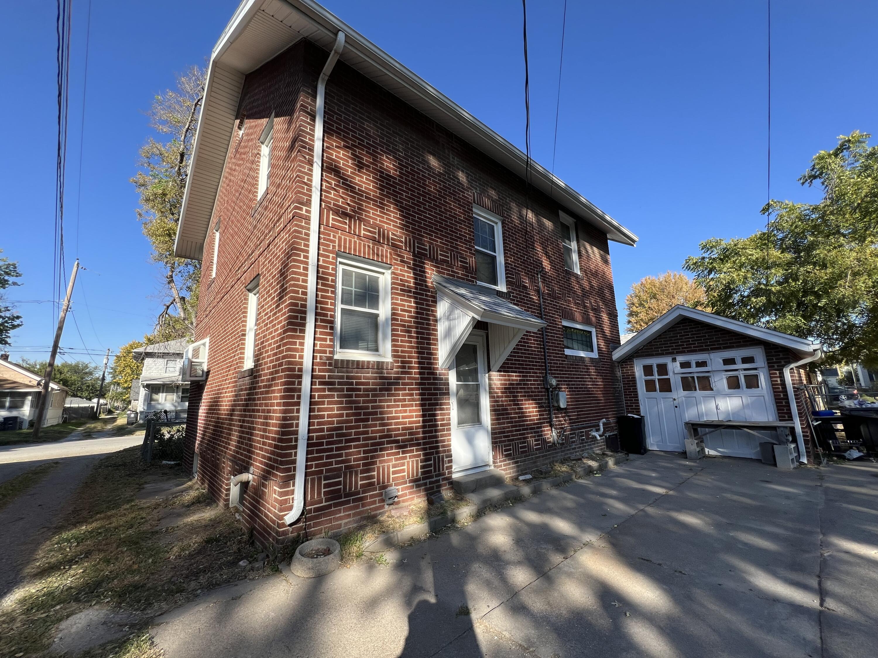 Council Bluffs, Iowa 51501, United States, 3 Bedrooms Bedrooms, ,2 BathroomsBathrooms,Residential,Pending,21851