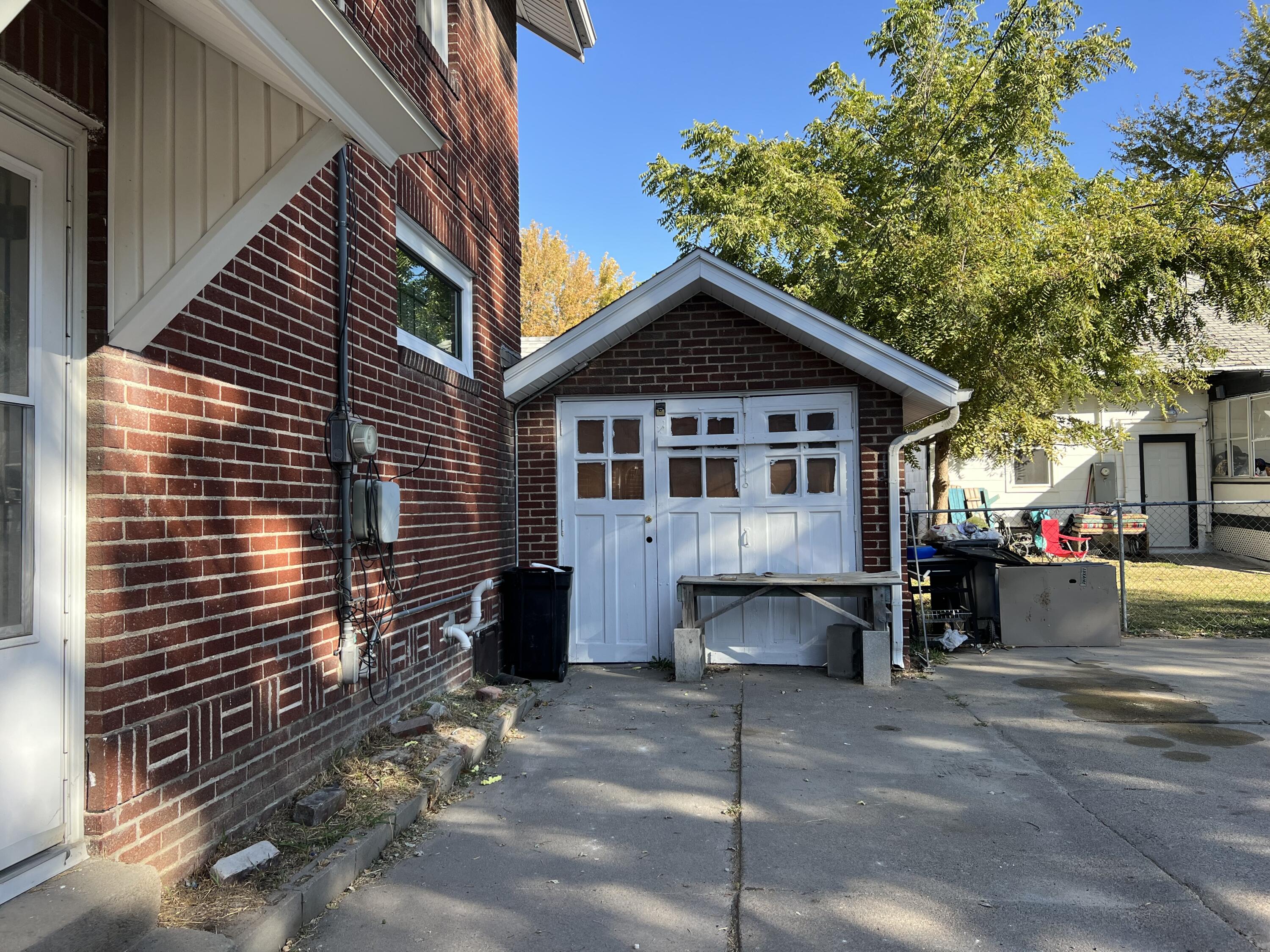 Council Bluffs, Iowa 51501, United States, 3 Bedrooms Bedrooms, ,2 BathroomsBathrooms,Residential,Pending,21851