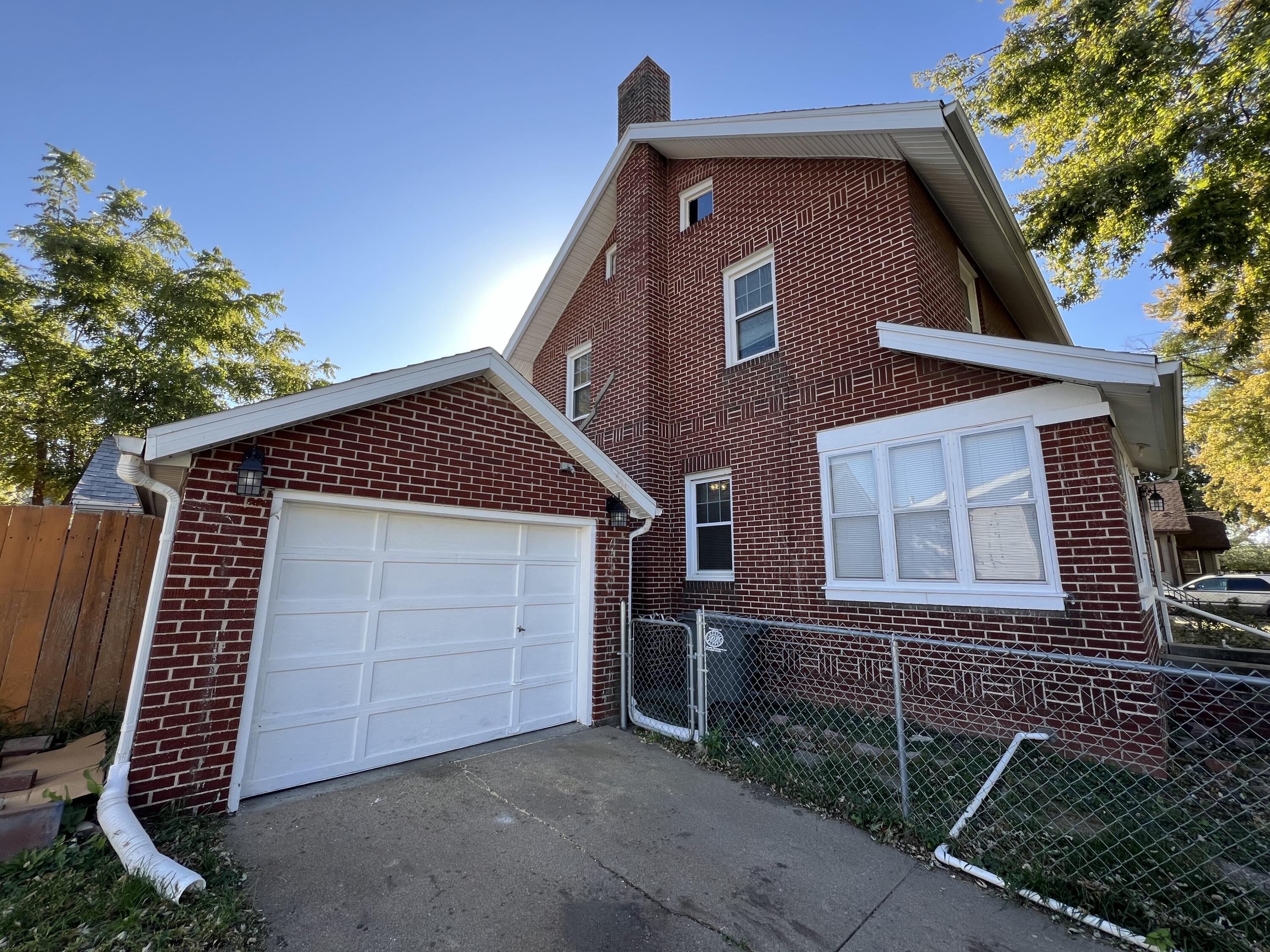 Council Bluffs, Iowa 51501, United States, 3 Bedrooms Bedrooms, ,2 BathroomsBathrooms,Residential,Pending,21851