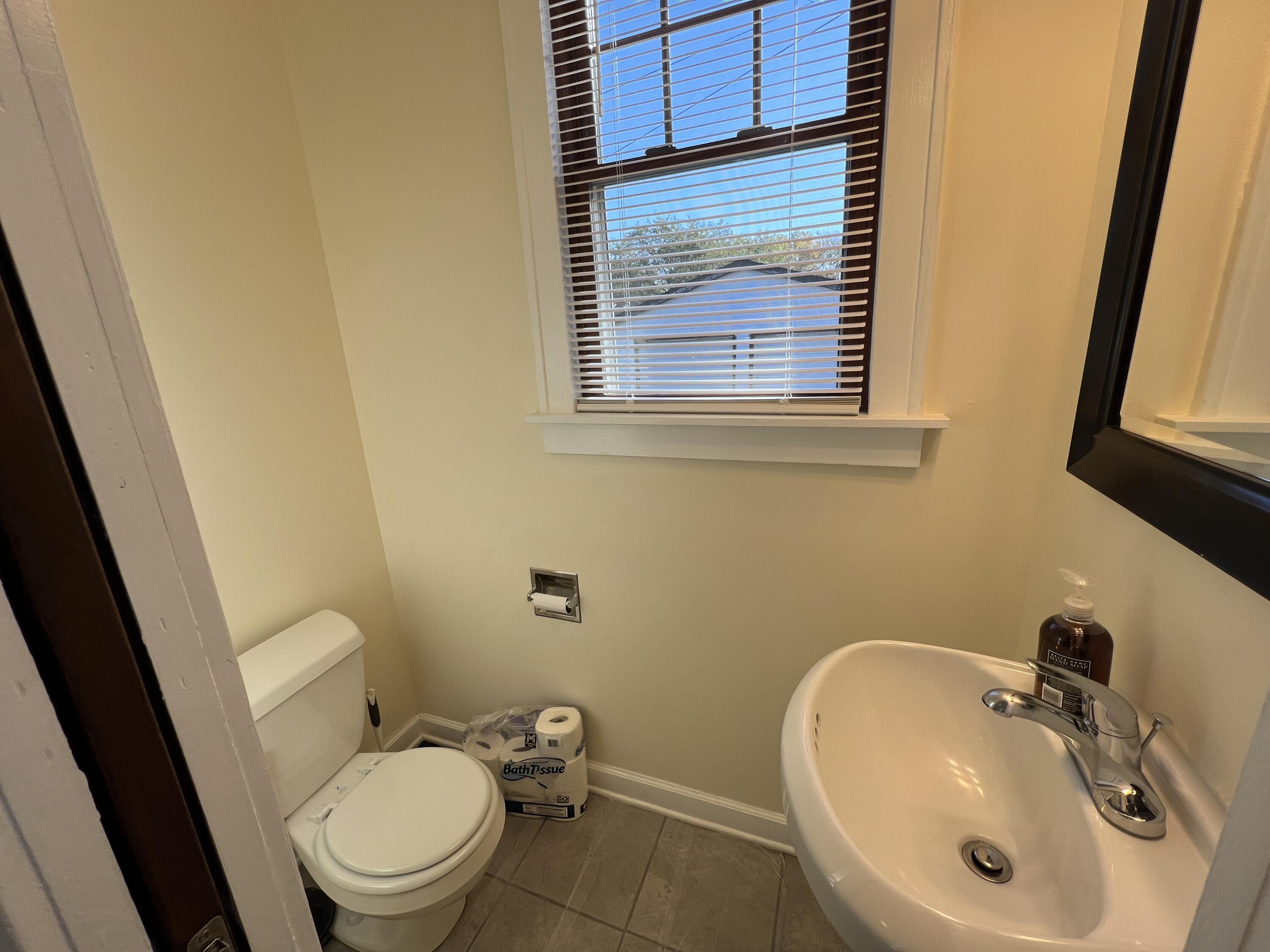 Council Bluffs, Iowa 51501, United States, 3 Bedrooms Bedrooms, ,2 BathroomsBathrooms,Residential,Pending,21851