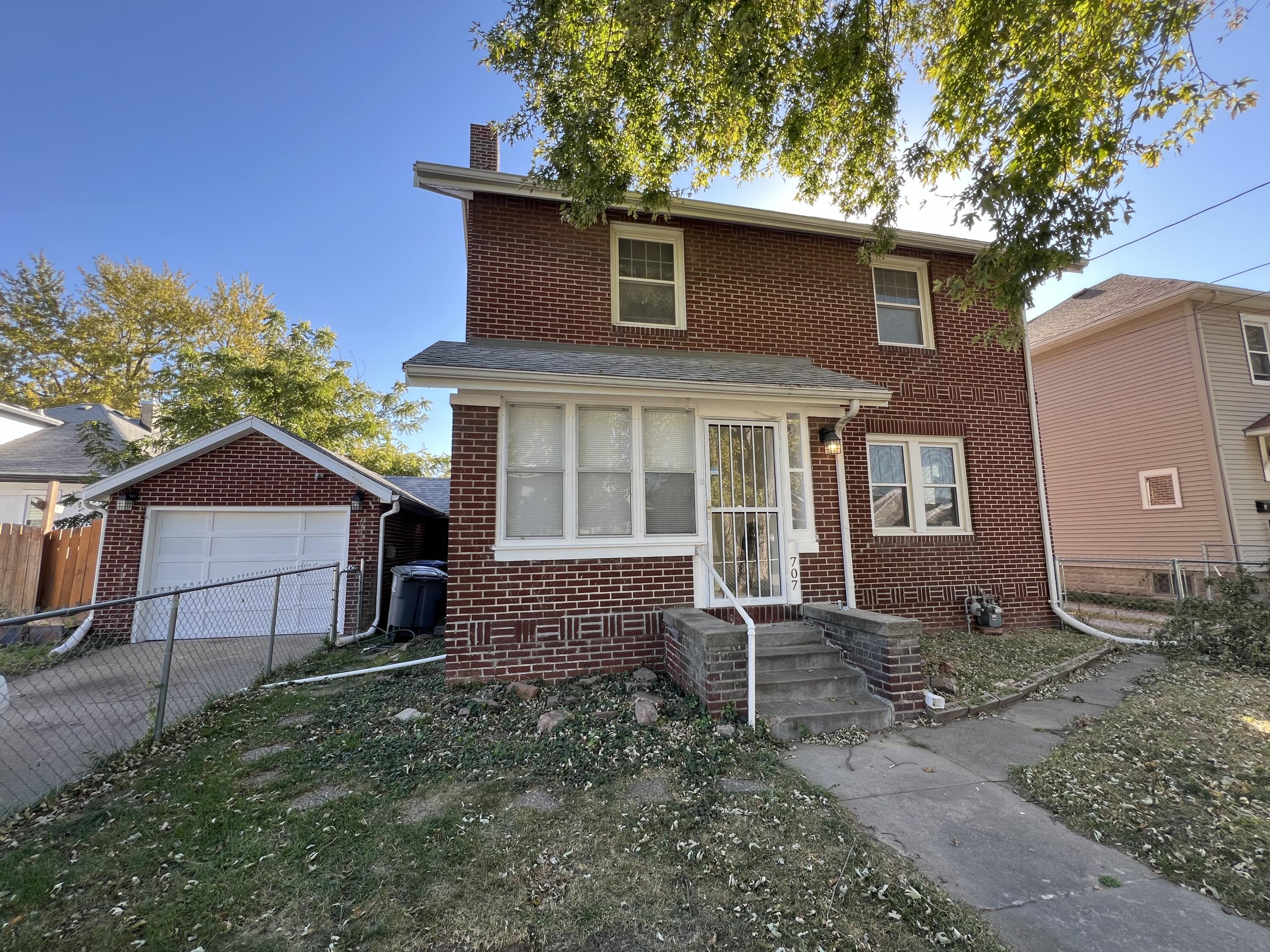 Council Bluffs, Iowa 51501, United States, 3 Bedrooms Bedrooms, ,2 BathroomsBathrooms,Residential,Pending,21851