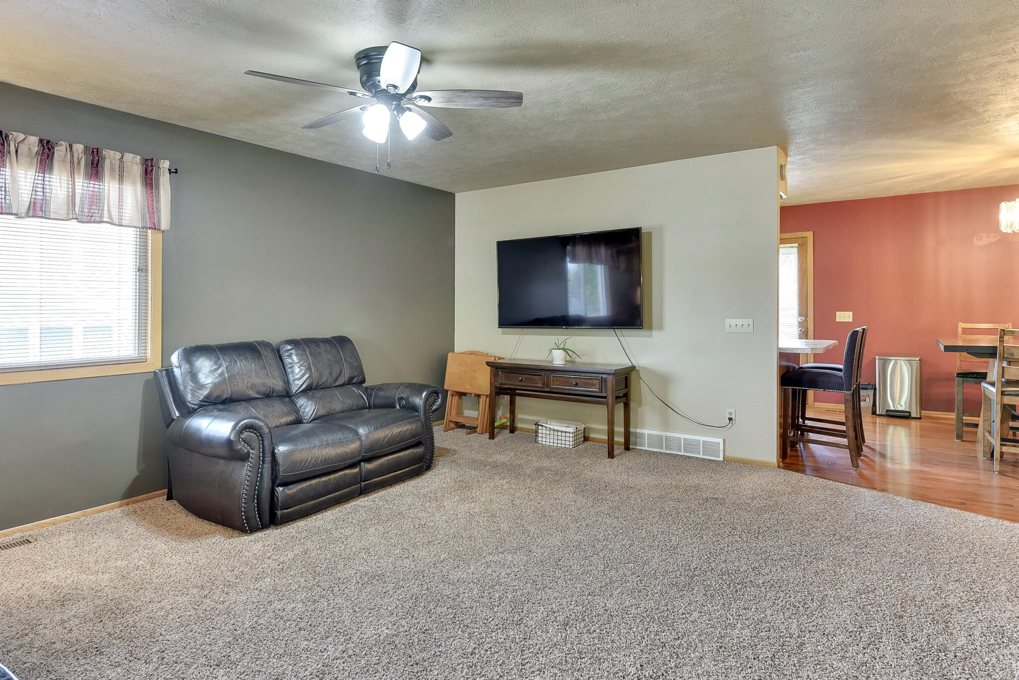 Carson, Iowa 51525, United States, 3 Bedrooms Bedrooms, ,2 BathroomsBathrooms,Residential,Active,129583